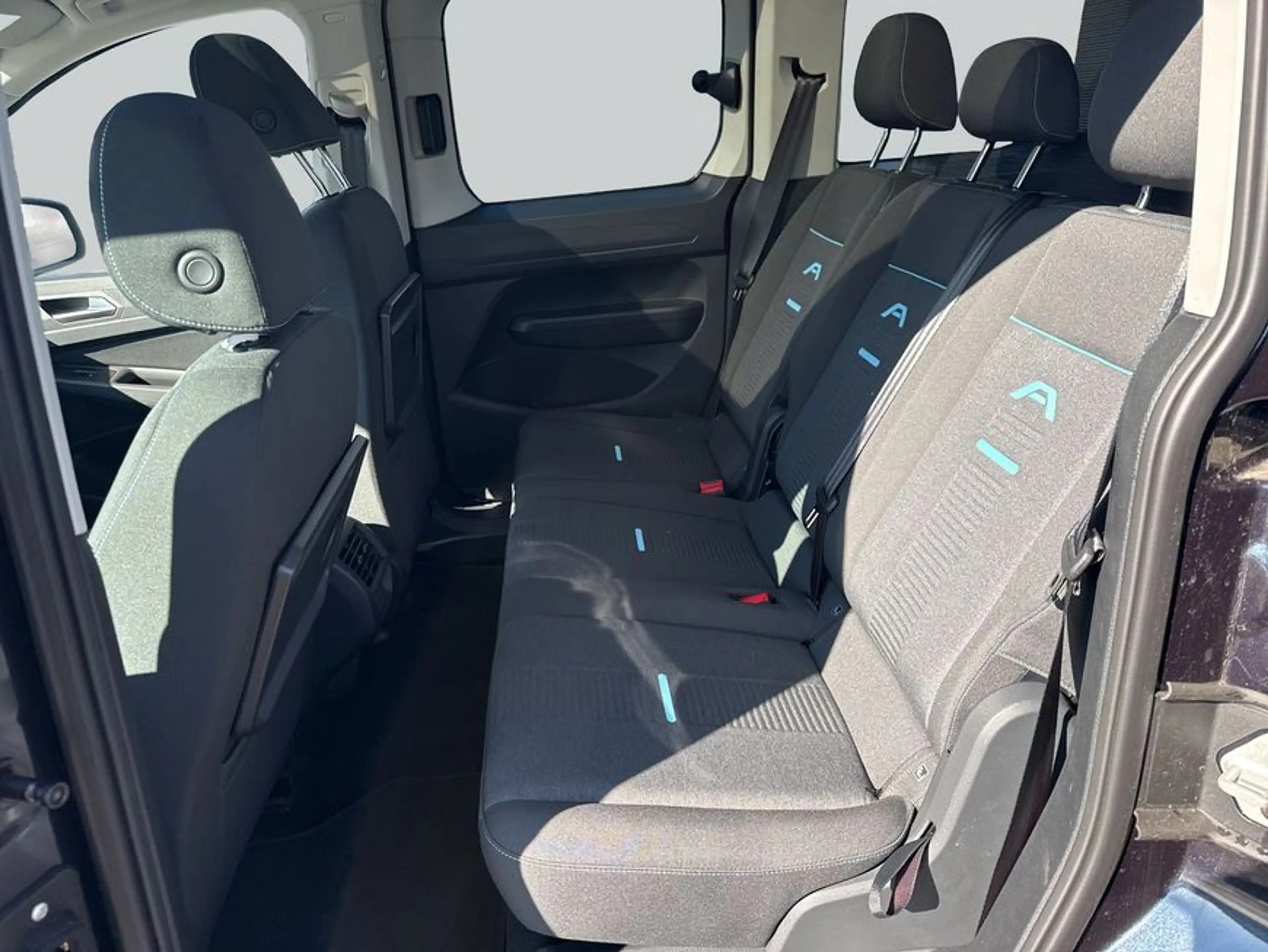 Ford Tourneo Connect 2.0 EcoBlue Allrad ACTIVE 90 kW, 5 — photo 11