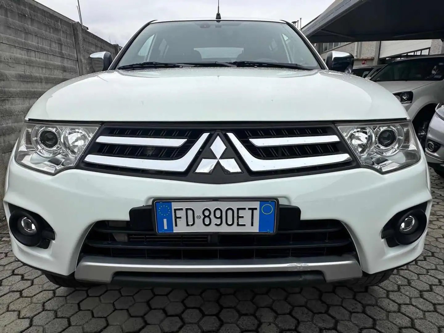 Mitsubishi L200 2.5 DI-D/178CV DC Intense Plus DPF Bianco - 1