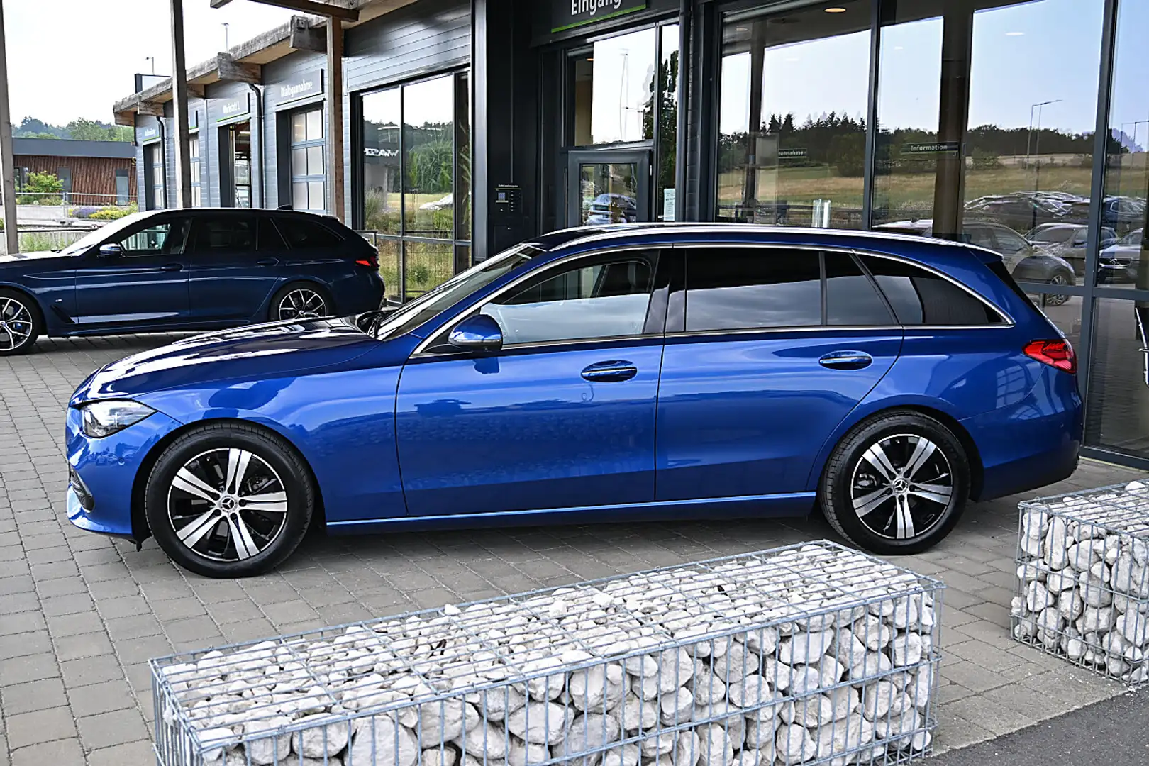 Mercedes-Benz C 200 d T Aut. AMG ACC, AHK elektr., 360 CAM, Standhe... Blau - 2