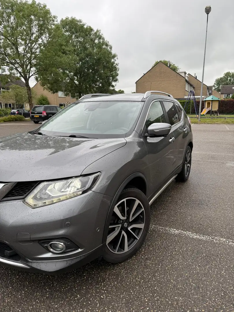 Nissan X-Trail 1.6 dCi Tekna 7p. Grijs - 2