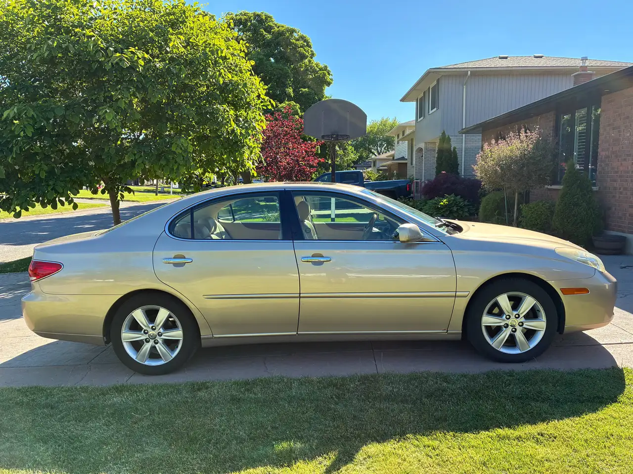 Lexus ES photo Lexus ES