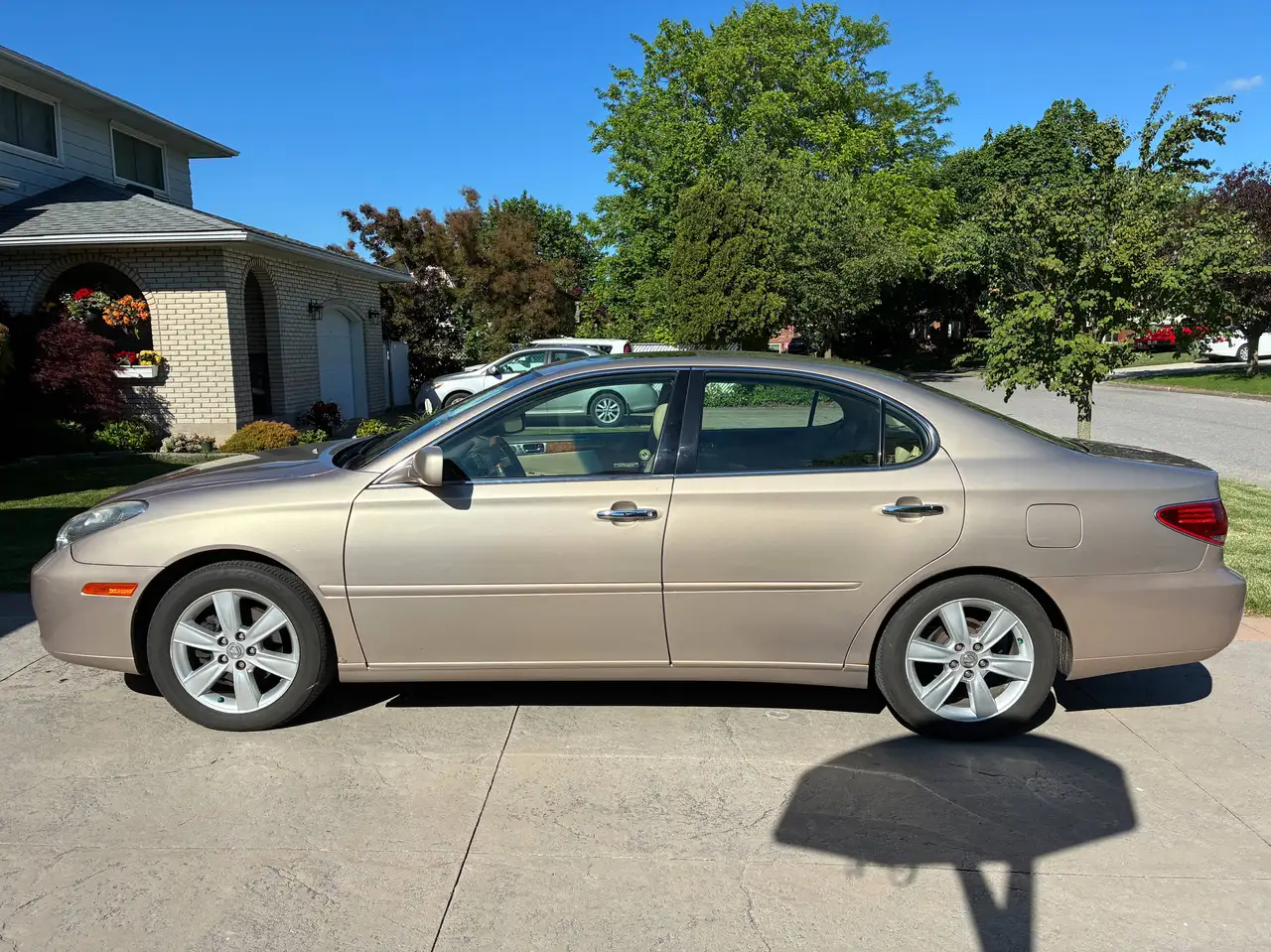 Lexus ES photo Lexus ES