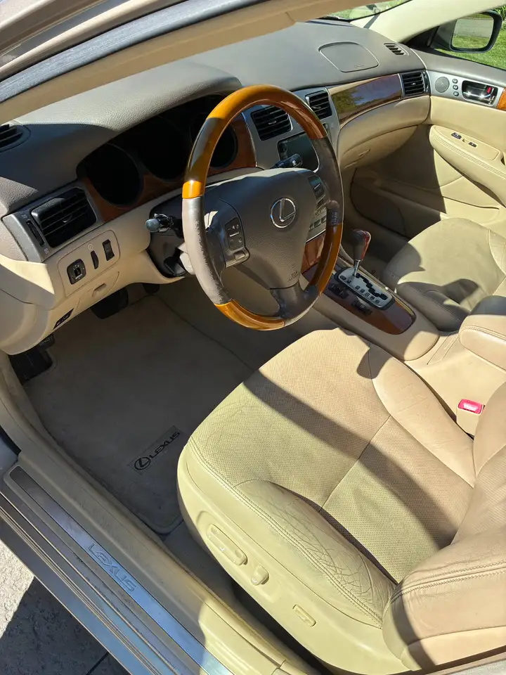 Lexus ES photo Lexus ES