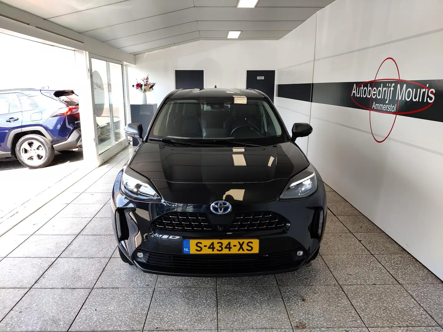Toyota Yaris Cross 1.5 Hybrid excecutive bi-tone Zwart - 2