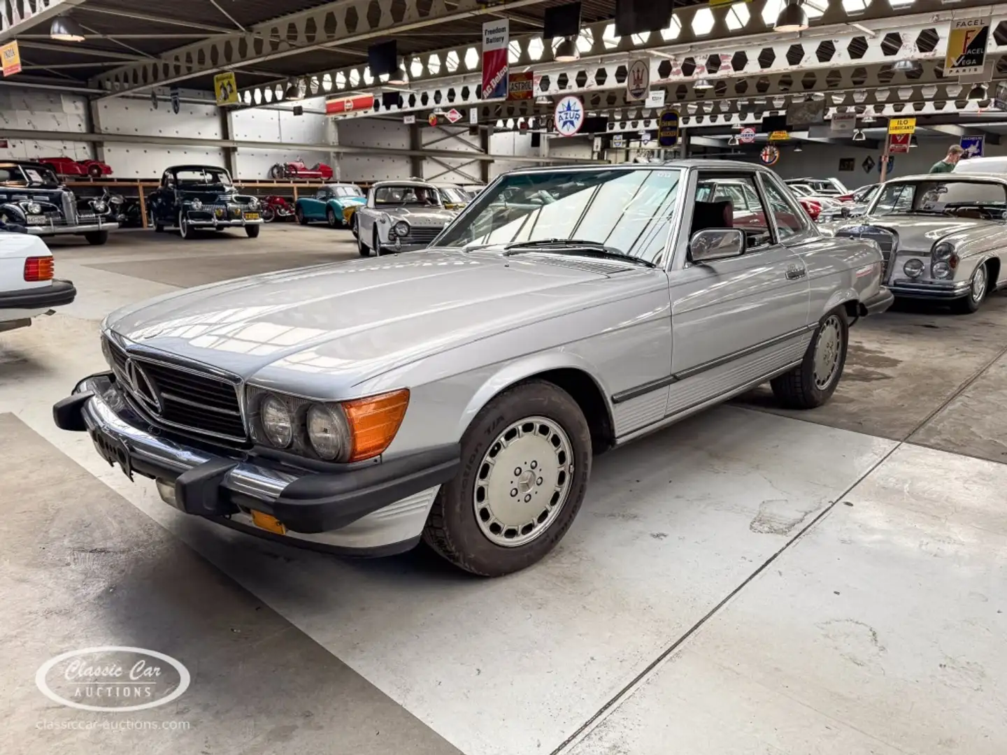 Mercedes-Benz 560 - ONLINE AUCTION Gri - 1