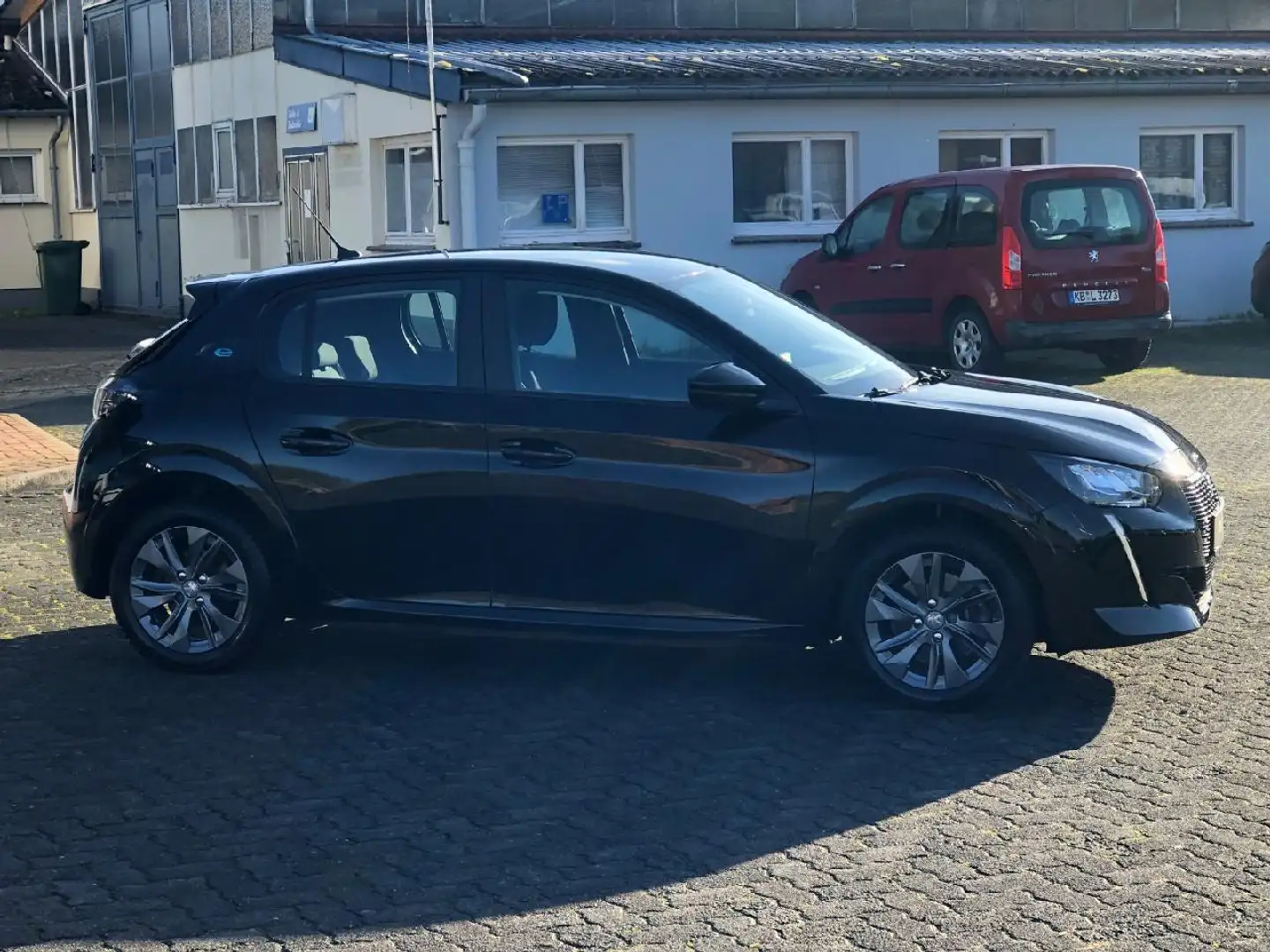 Peugeot e-208 e- Active Pack Negru - 2