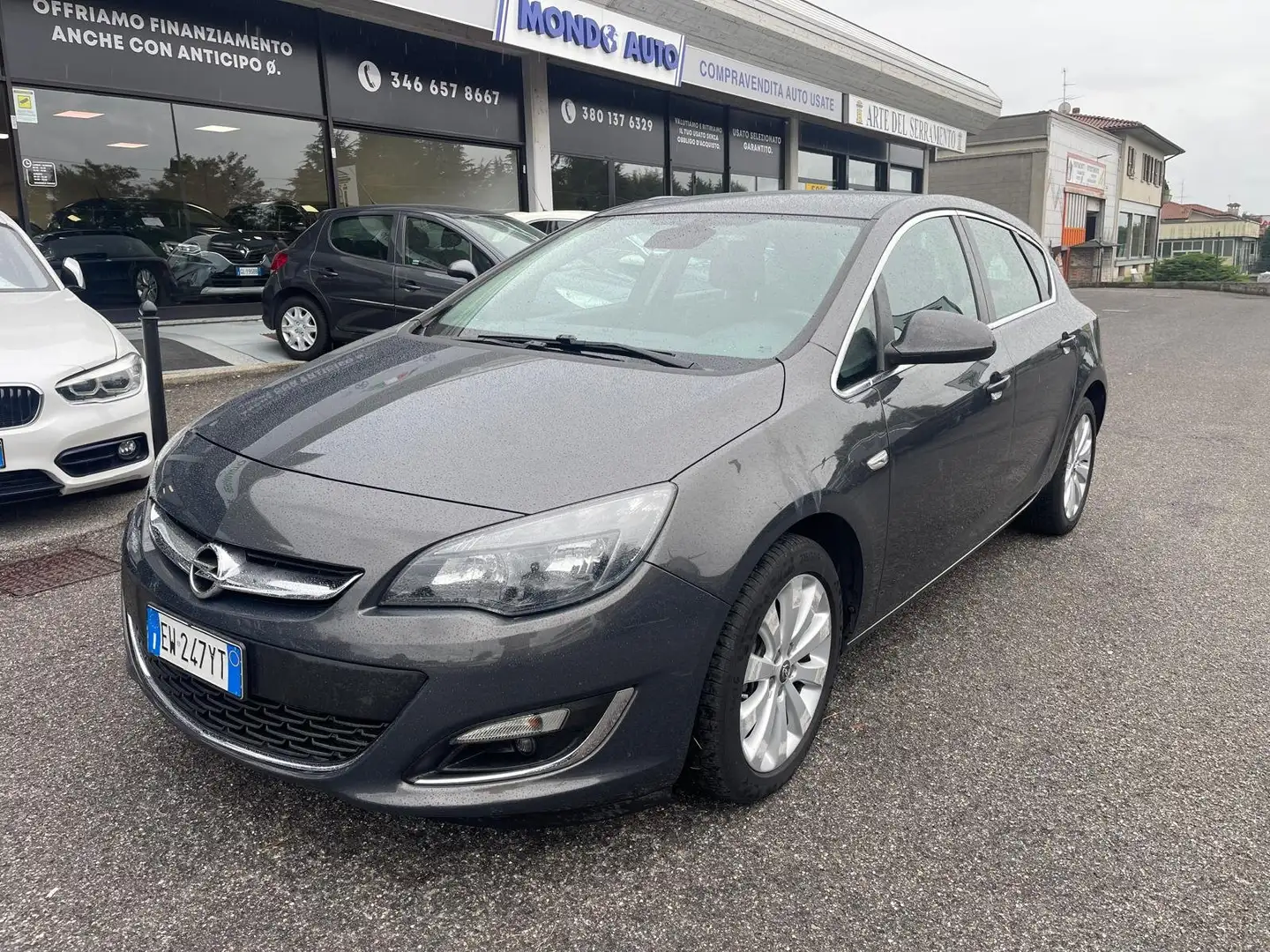 Opel Astra 5p 1.4 t Cosmo 140cv Grau - 1