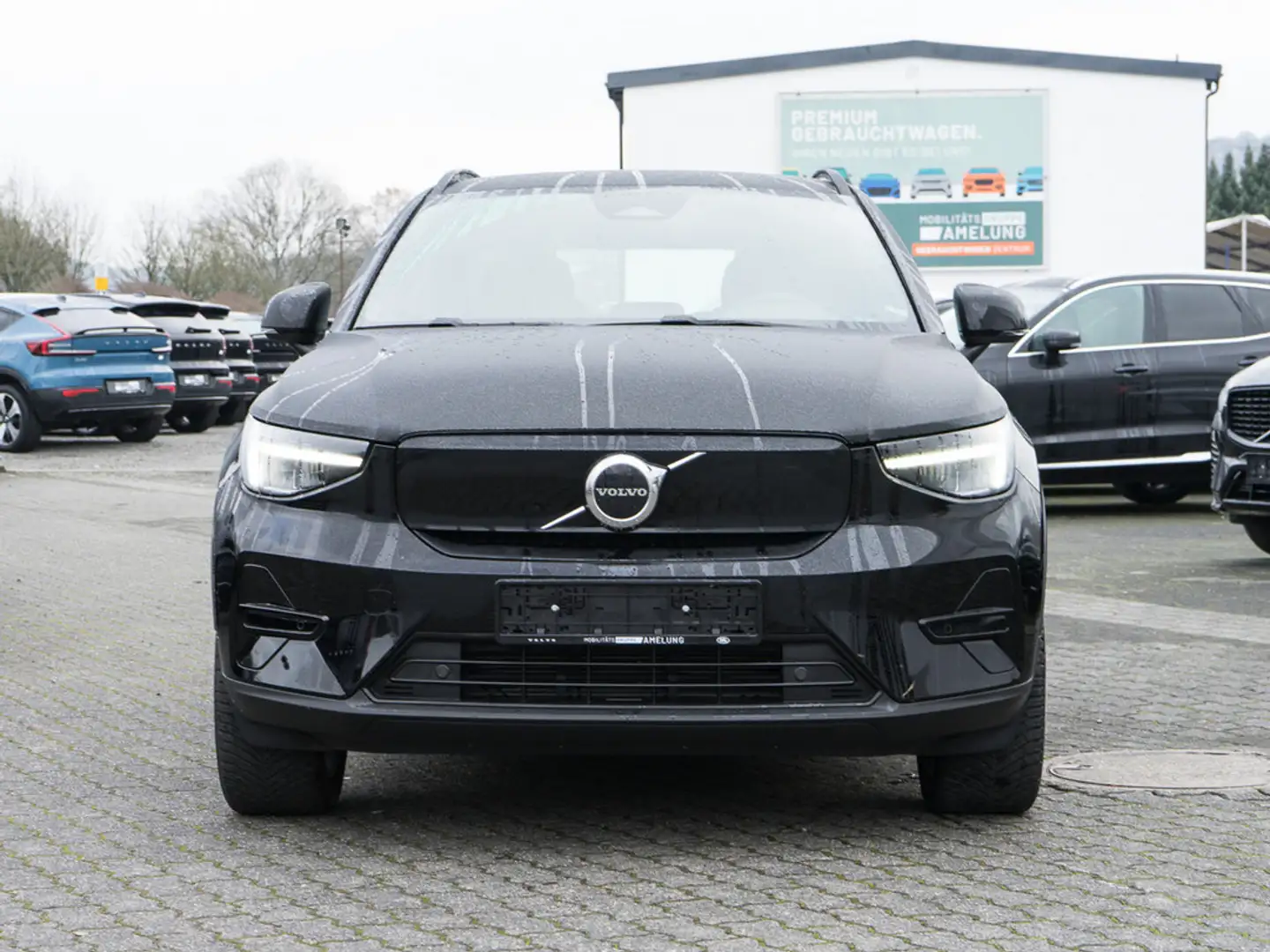 Volvo XC40 P8 Core Recharge Pure Electric aus 1.Hand Schwarz - 2