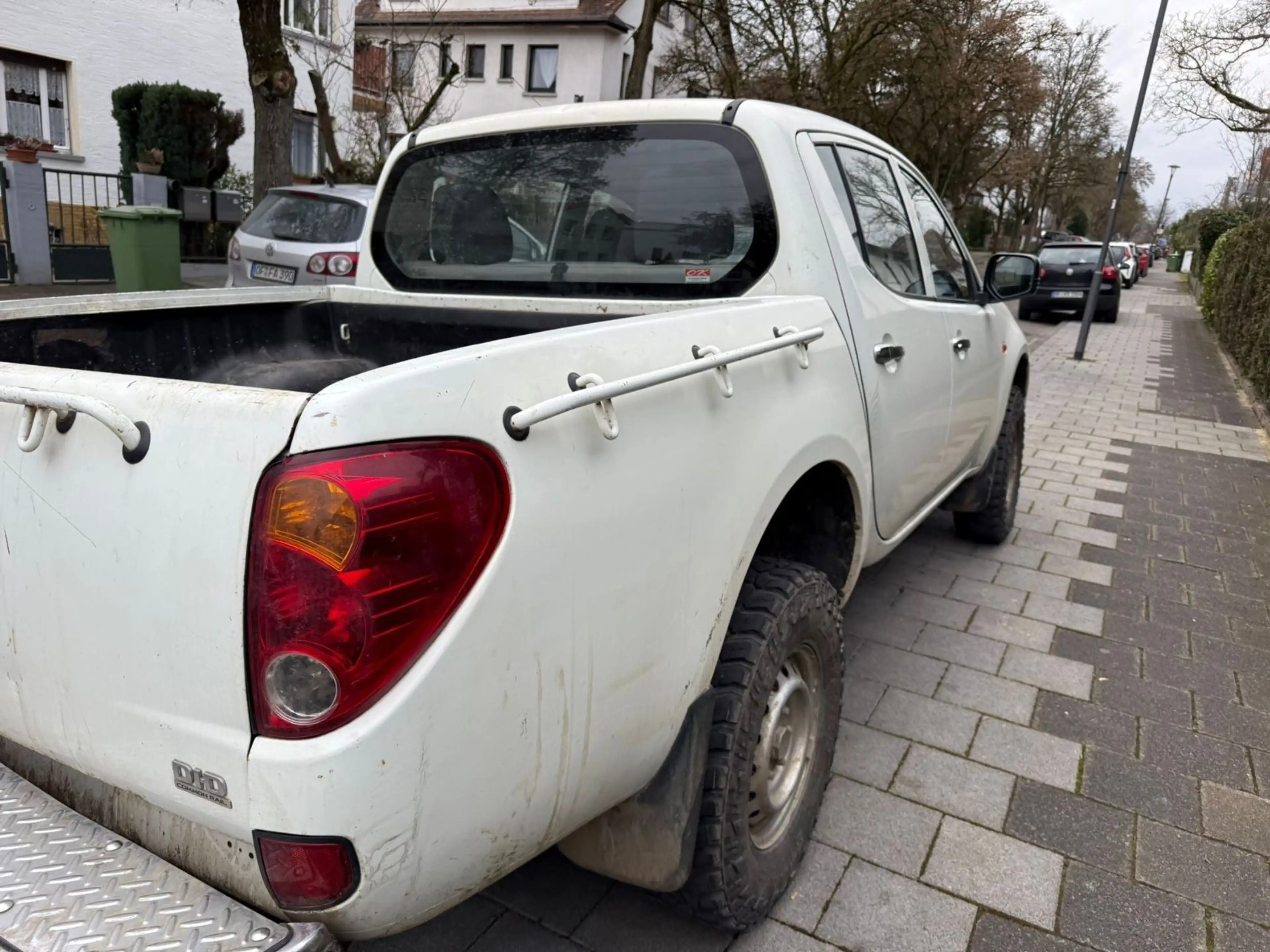 Mitsubishi L200 Doppelkabine 4WD LKW Zulassung — photo 4