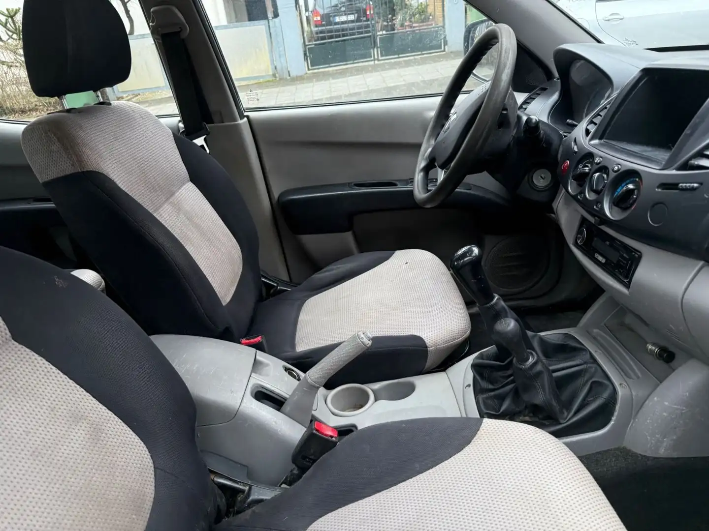 Mitsubishi L200 Doppelkabine 4WD LKW Zulassung Wit - 2