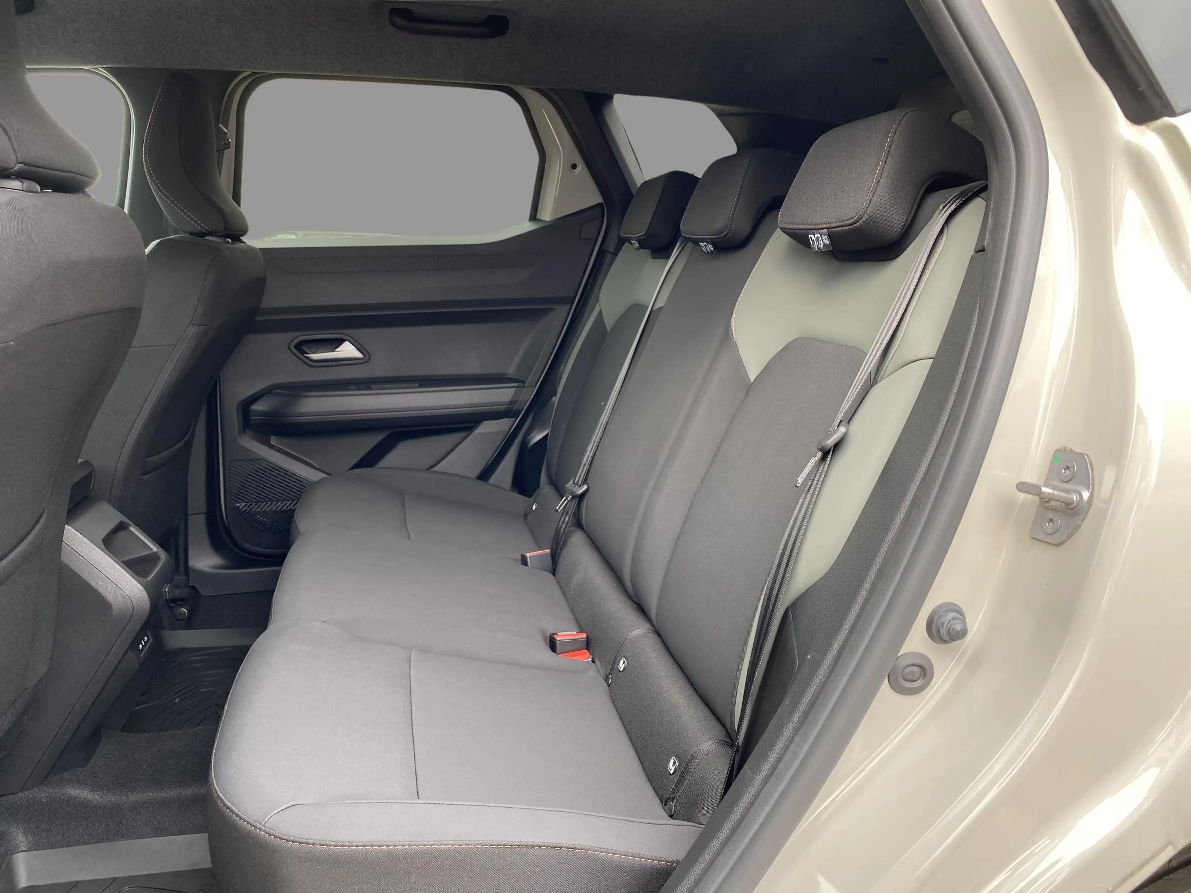 Dacia Duster Extreme Hybrid 140 — photo 14