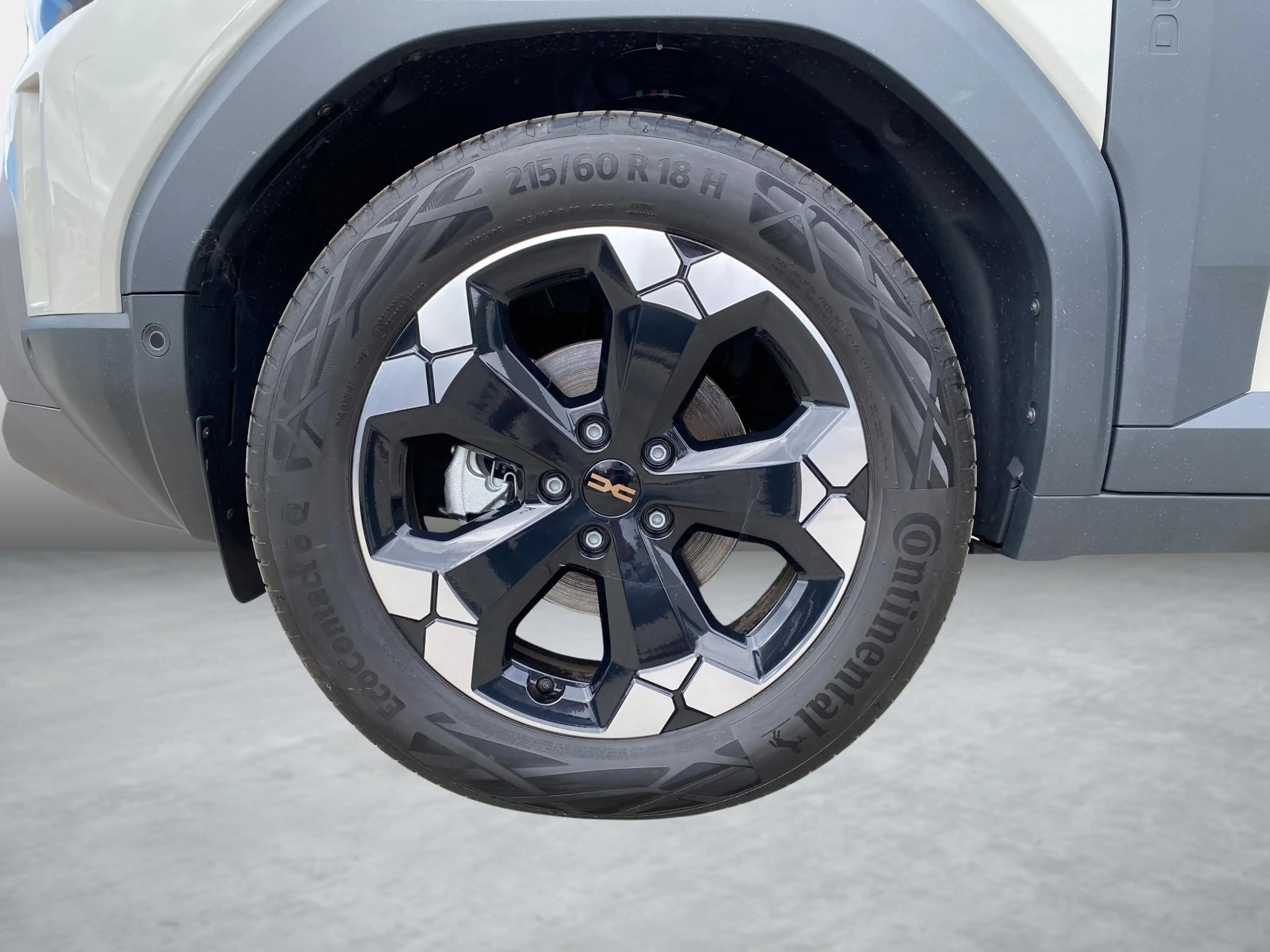 Dacia Duster Extreme Hybrid 140 — photo 7