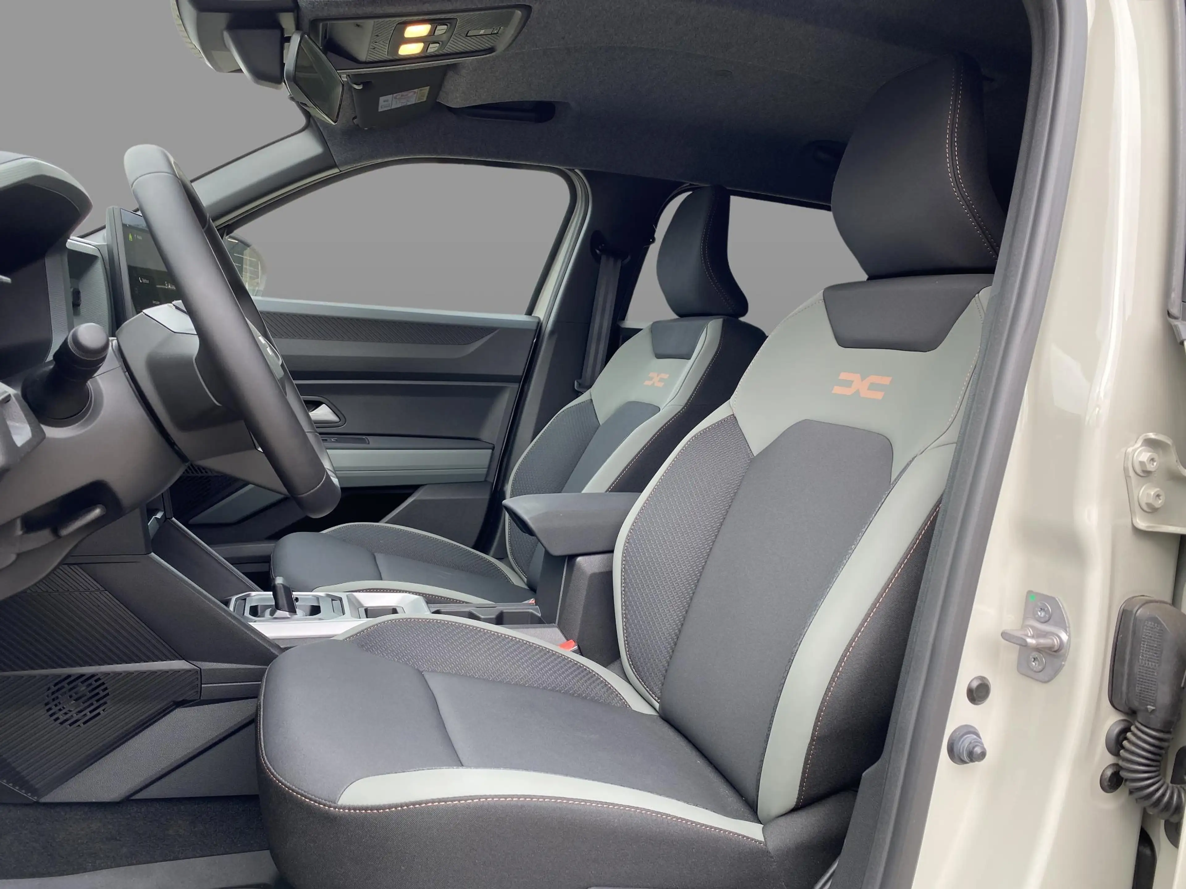 Dacia Duster Extreme Hybrid 140 — photo 13