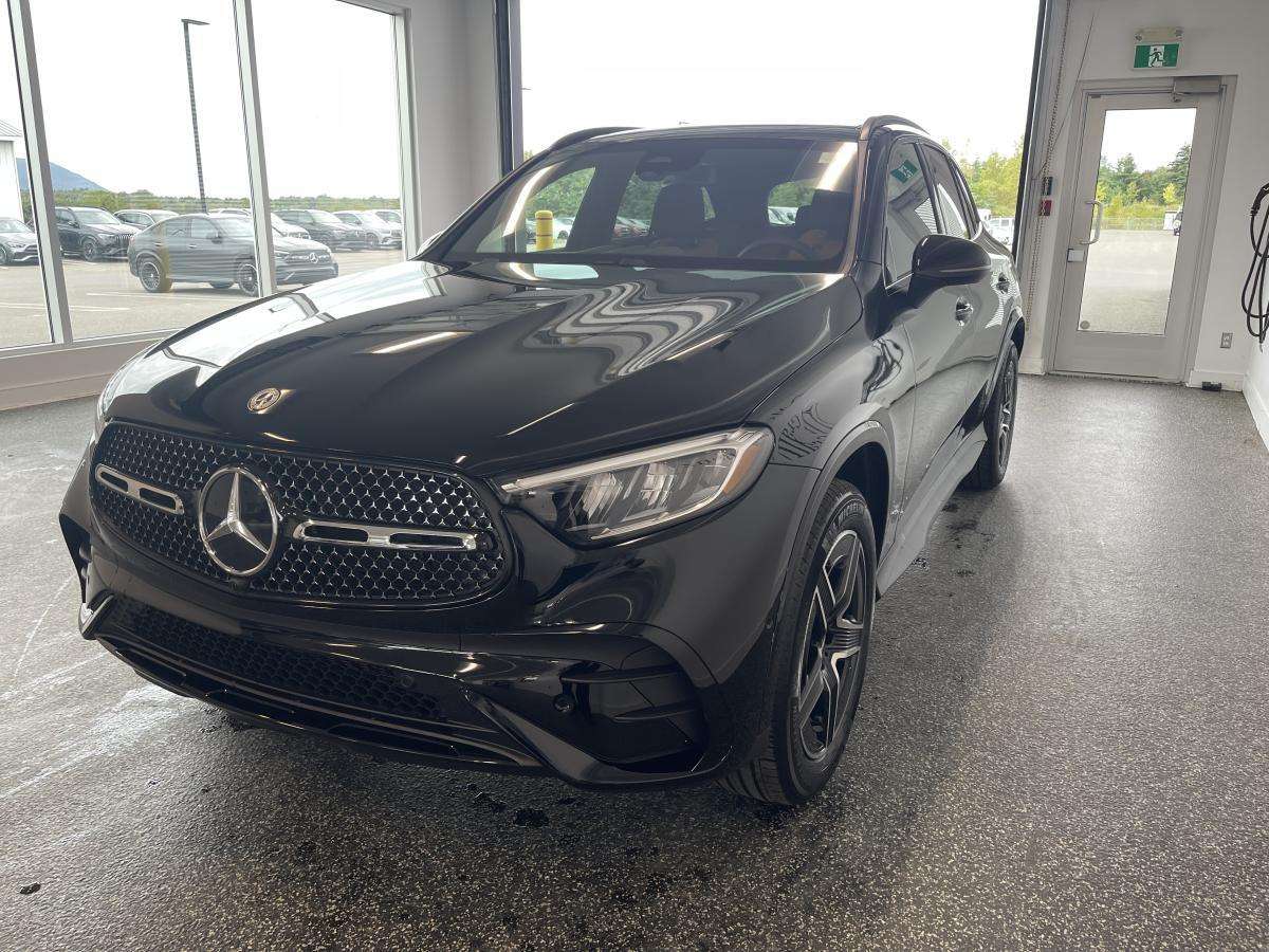 2027 Mercedes-Benz GLC GLC 300 VUS 4Matic — photo 1