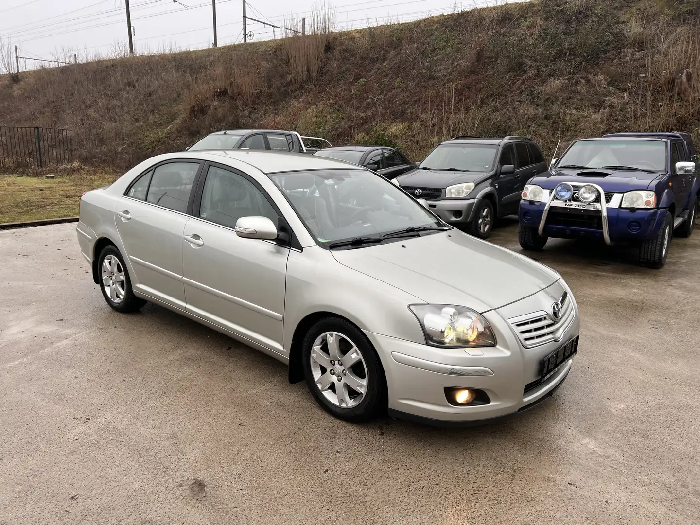 Toyota Avensis MC 130 VVT-i Linéa Sol Automat Export Afrique Beige - 2