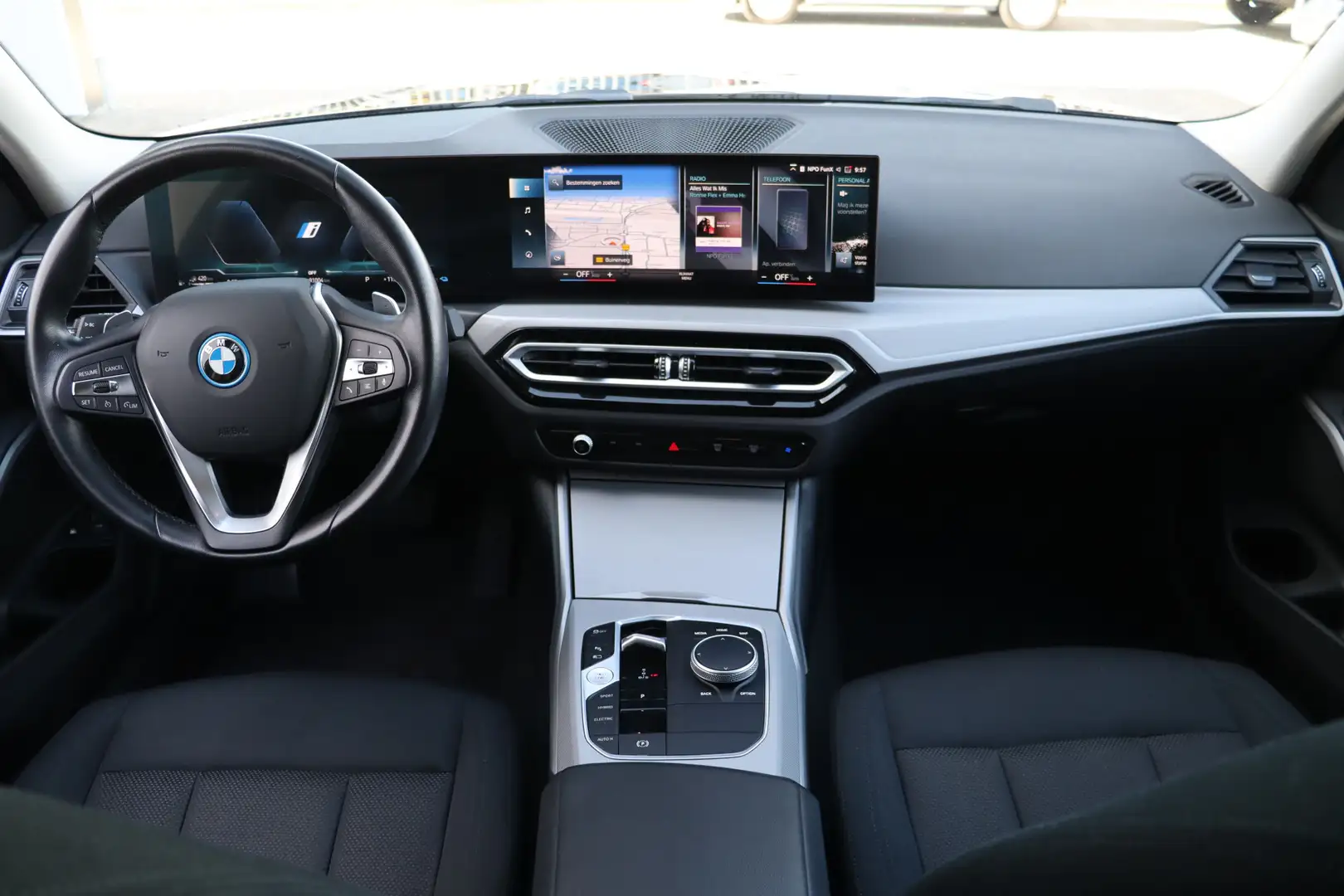 BMW 320 3-serie Touring 320e LCI PHEV | Widescreen | Elek. Negro - 2