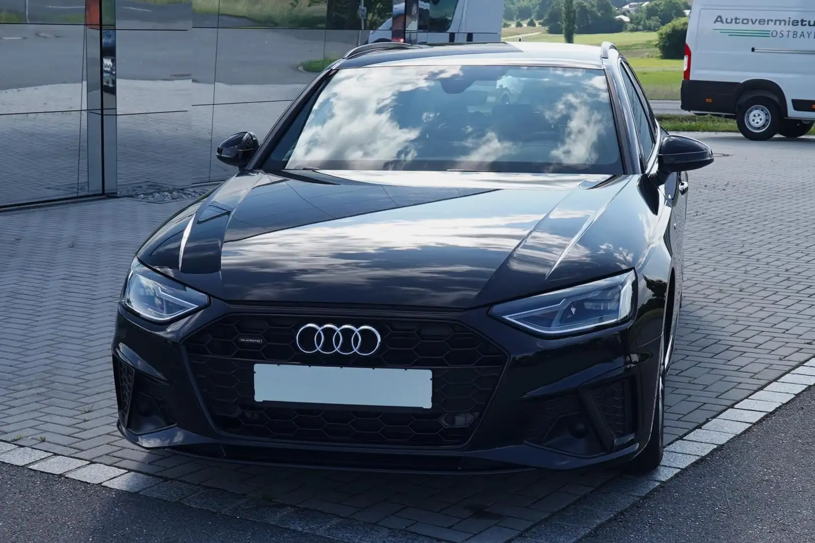 Audi A4 40 quattro Avant S-Line Leder Zwart - 1