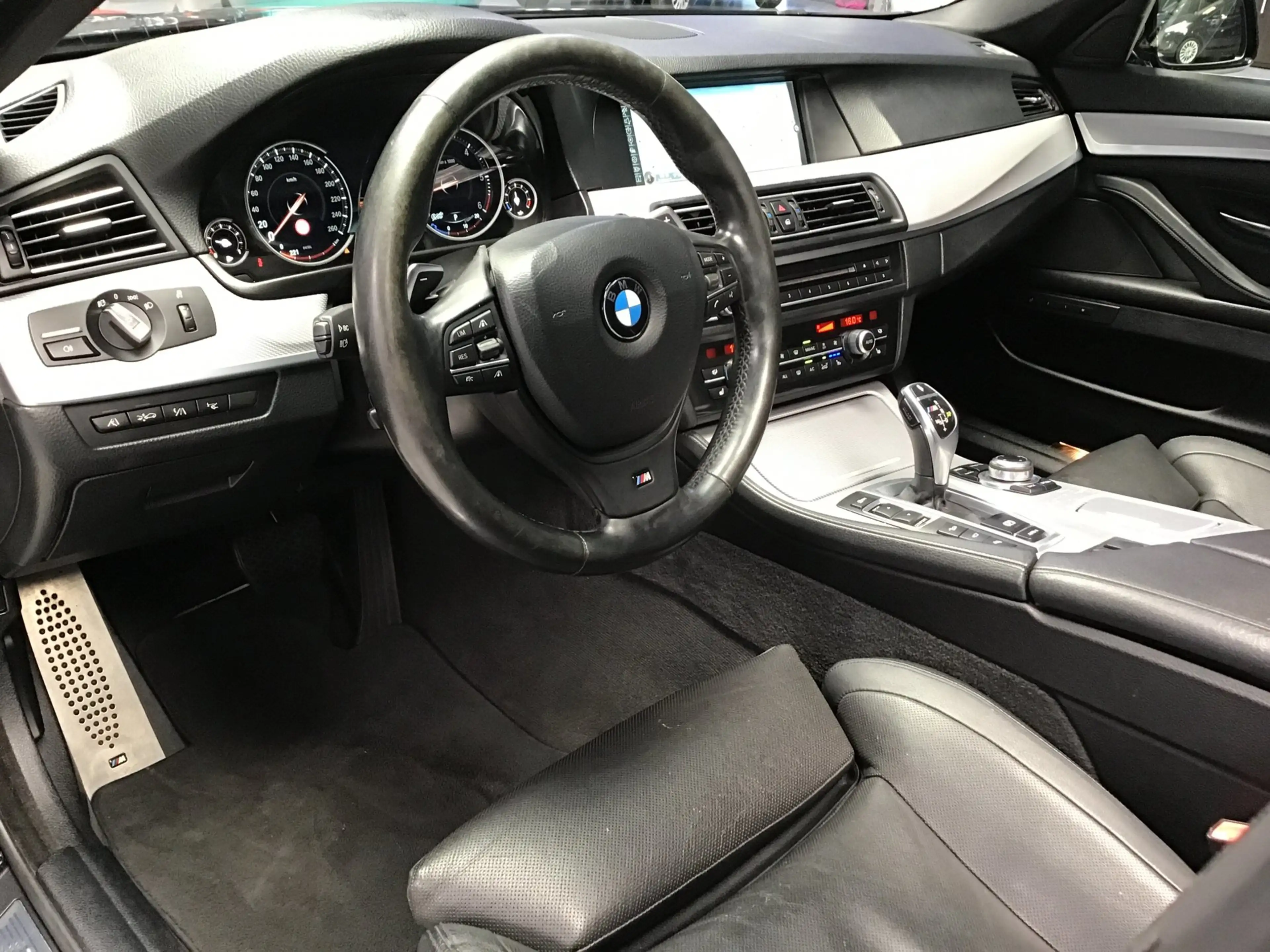 BMW M550 5-serie M550xd I Leder I Memory I HU I Stoelverw & — photo 24