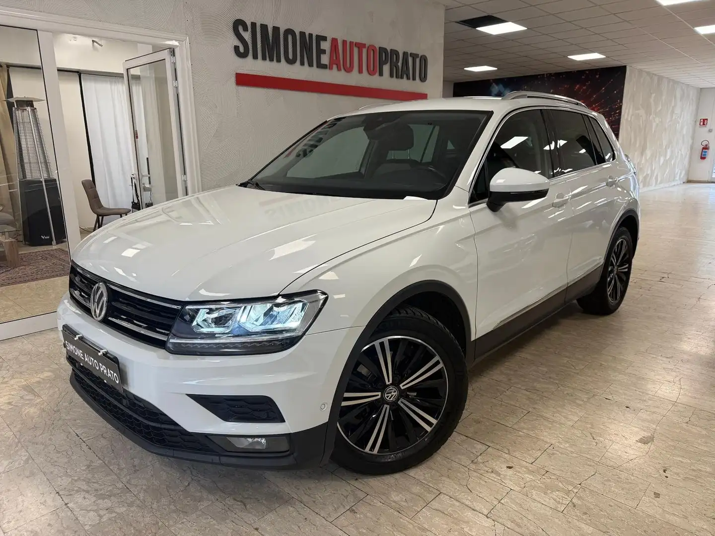 Volkswagen Tiguan Tiguan II 2016 2.0 tdi Style 150cv dsg Blanc - 2