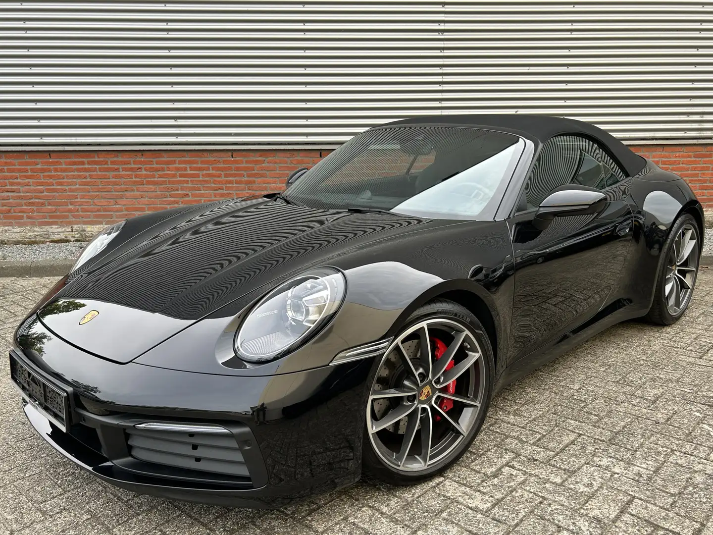 Porsche 992 Cabrio 3.0 Carrera S PDK | Matrix | Chrono | Sport Zwart - 2