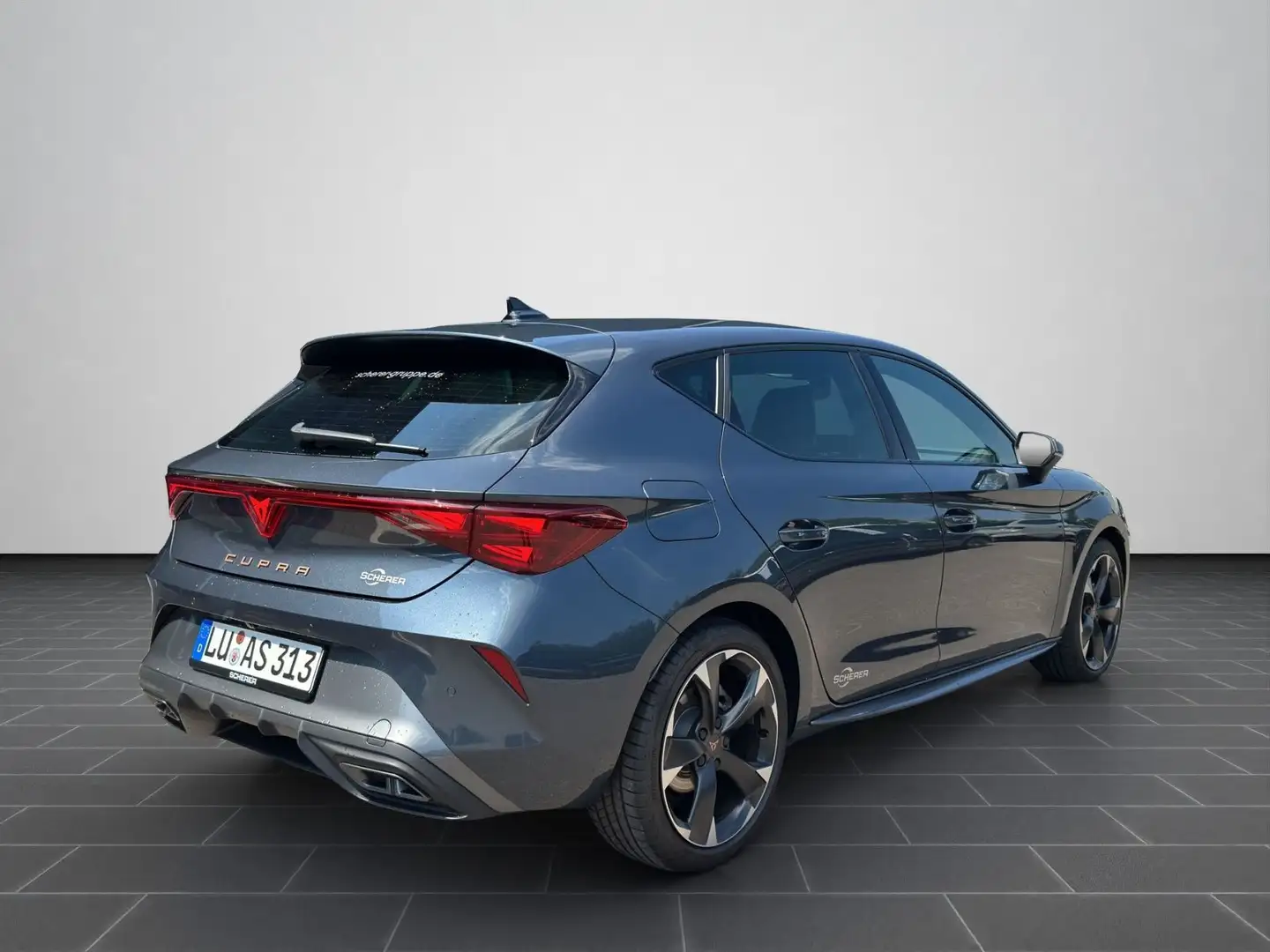 CUPRA Leon 1.5 eTSI 110 kW (150 PS) 7-Gang-DSG NAVI / Grau - 2