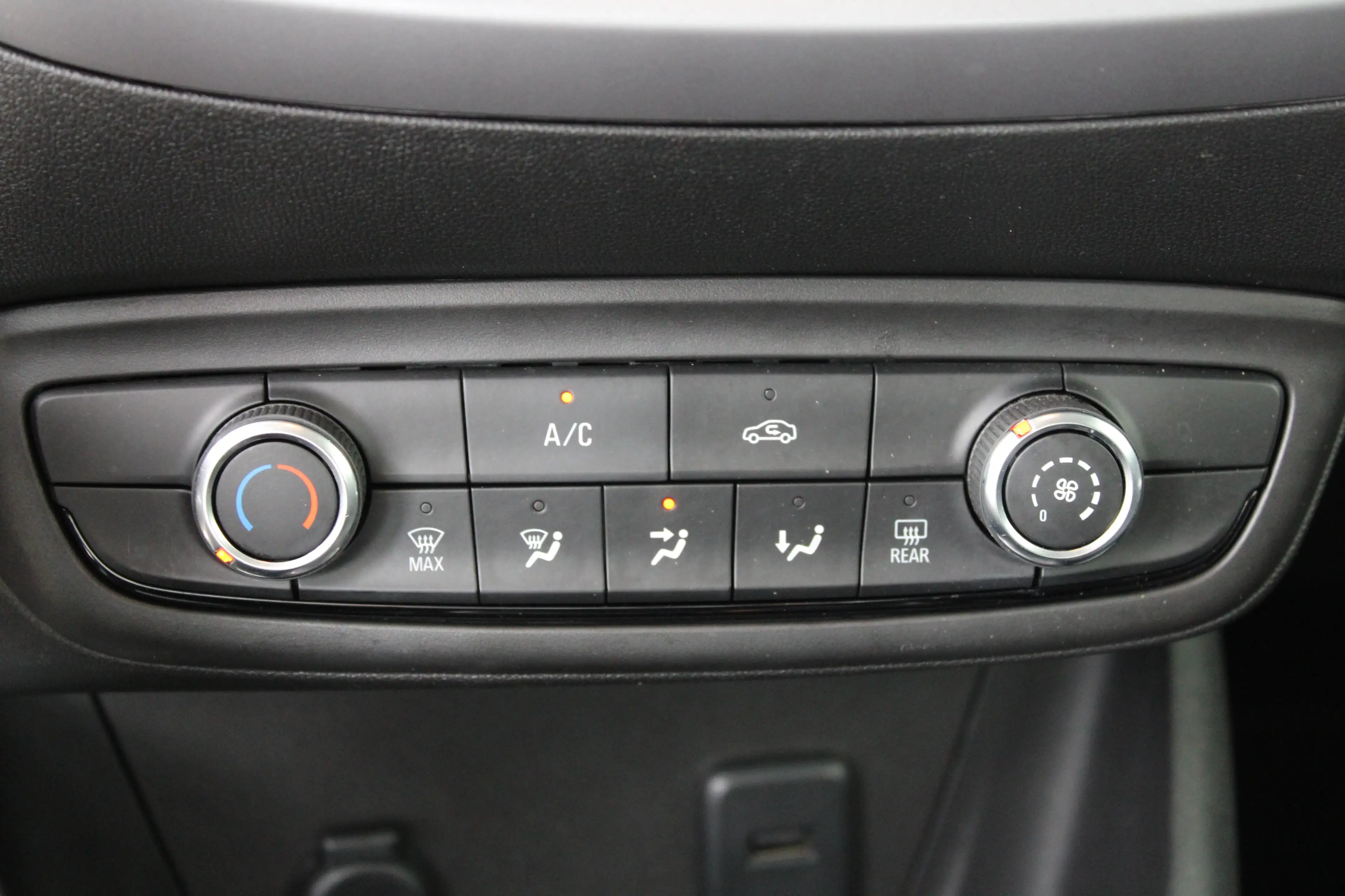 Opel Crossland X 1.2 Edition | Cruise control | Android auto & Appl — photo 26