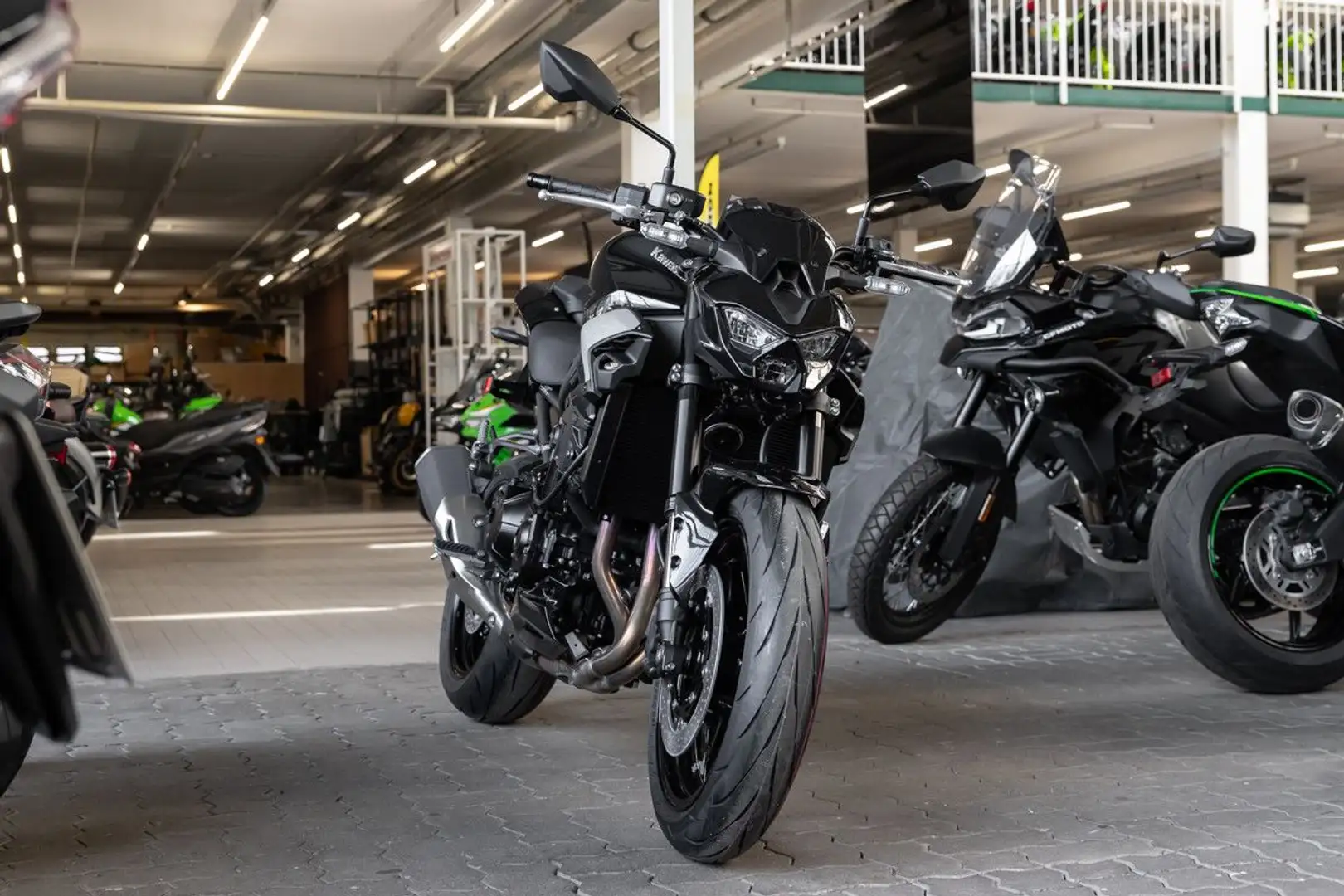 Kawasaki Z 900 Modell 2025, 70KW, sofort lieferbar Negru - 2