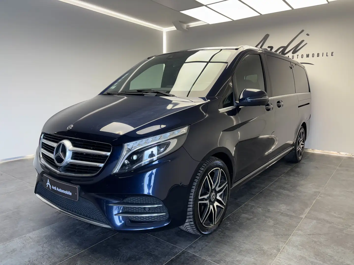 Mercedes-Benz V 250 d 4-Matic *TVA*PACK AMG*CAMERA*1ER PROP*GARANTIE* Bleu - 1