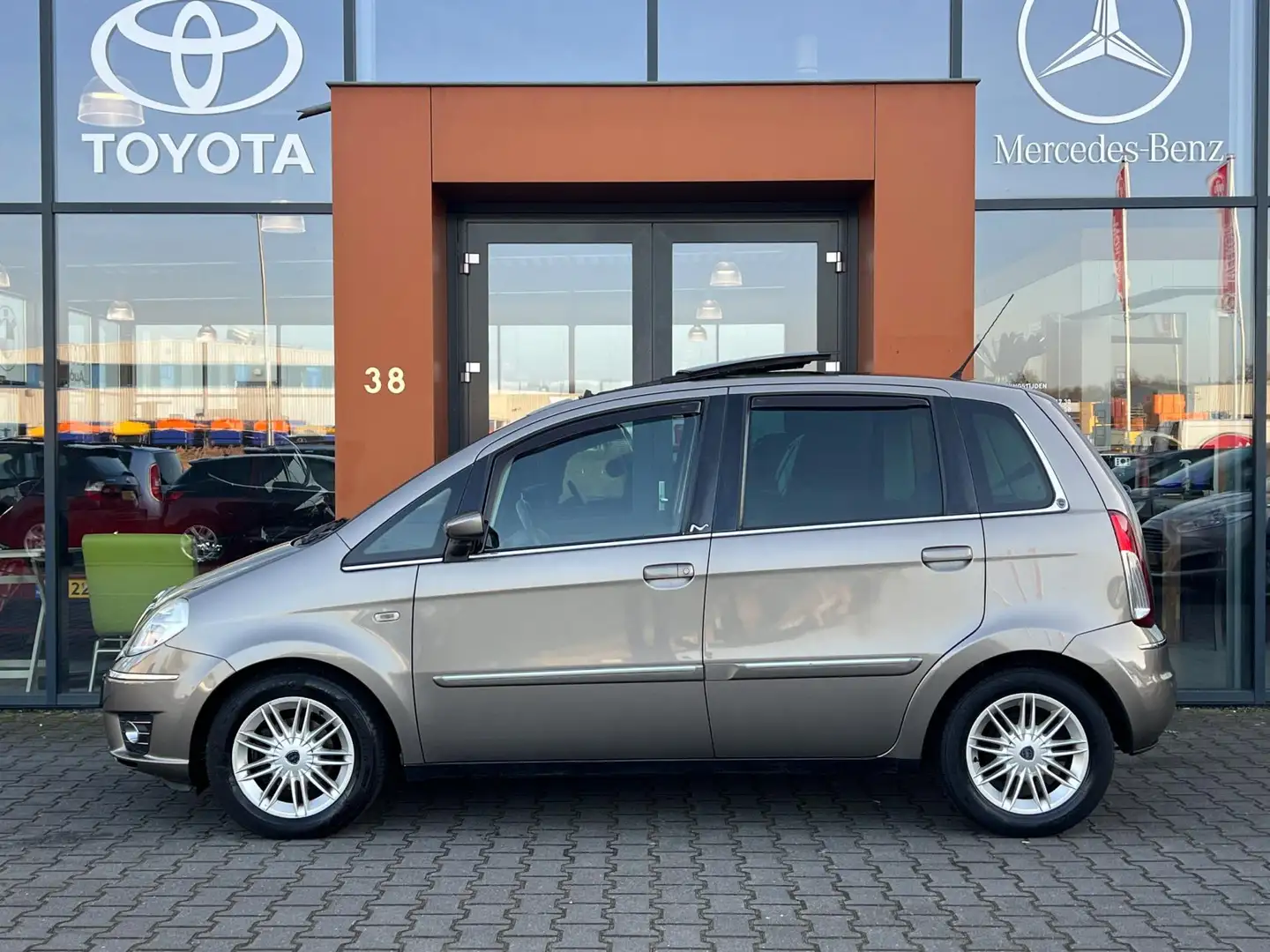 Lancia MUSA 1.4-16V automaat|panodak|Clima|Cruise|Stoelverw. Gris - 2