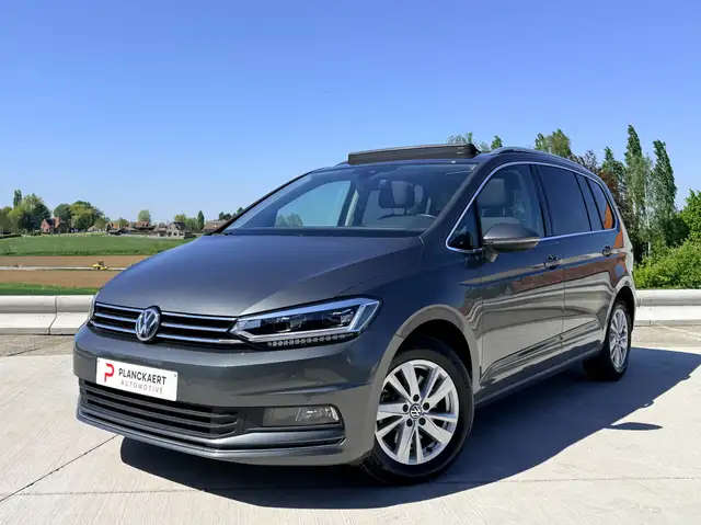 Volkswagen Touran 1.5 TSI Highline DSG 150pk *Automaat/Carplay/PDC/Panoramisch dak*