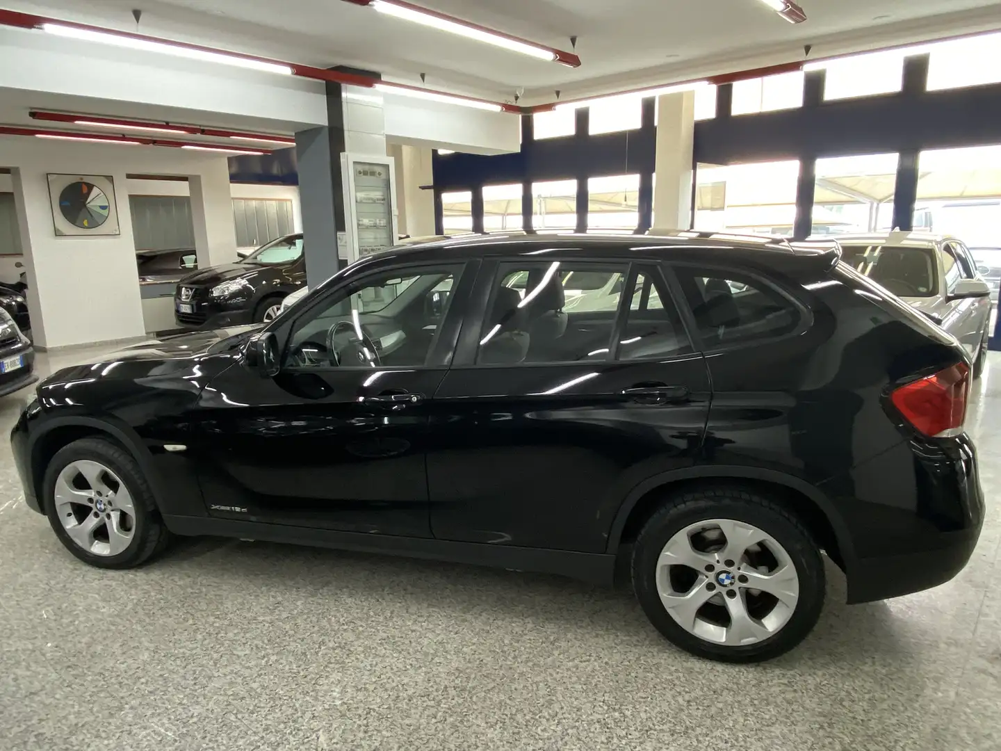 BMW X1 xdrive18d Attiva Negro - 2
