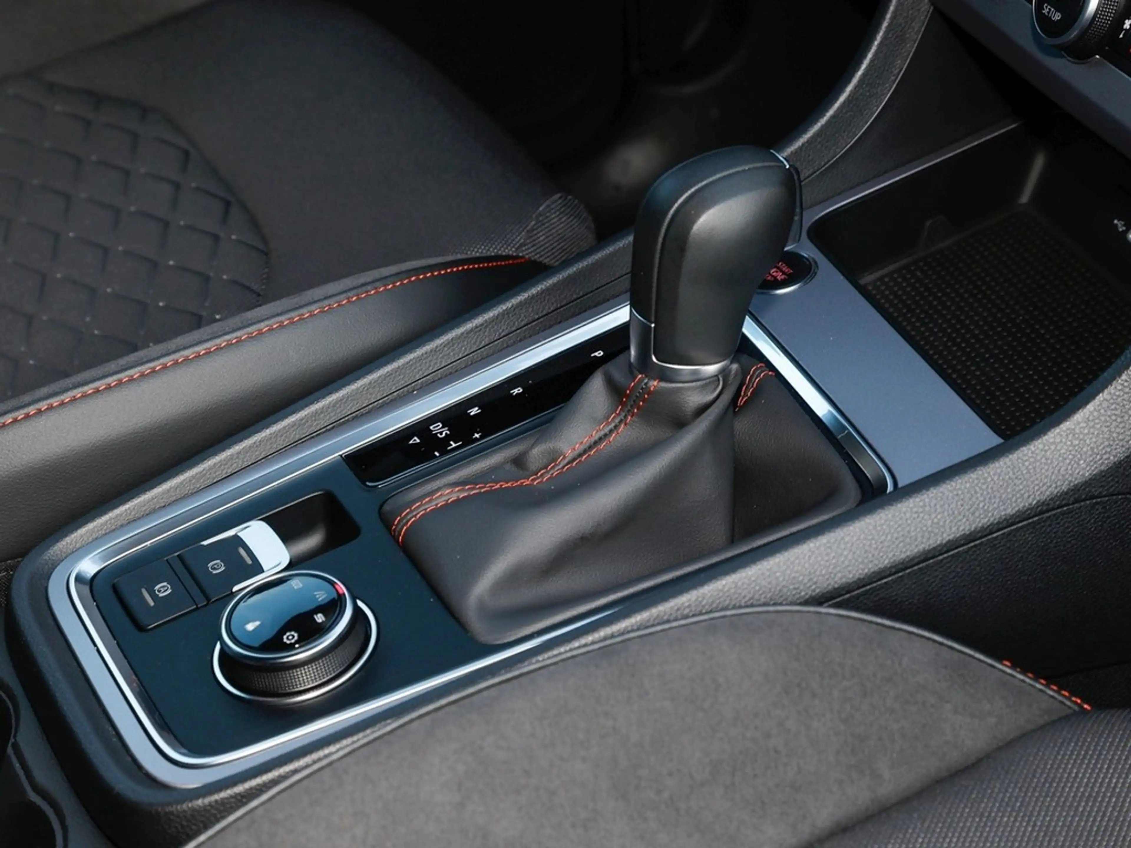 SEAT Ateca 2.0 TDI FR DSG AHK Kamera, Sitzheizung, LED — photo 8