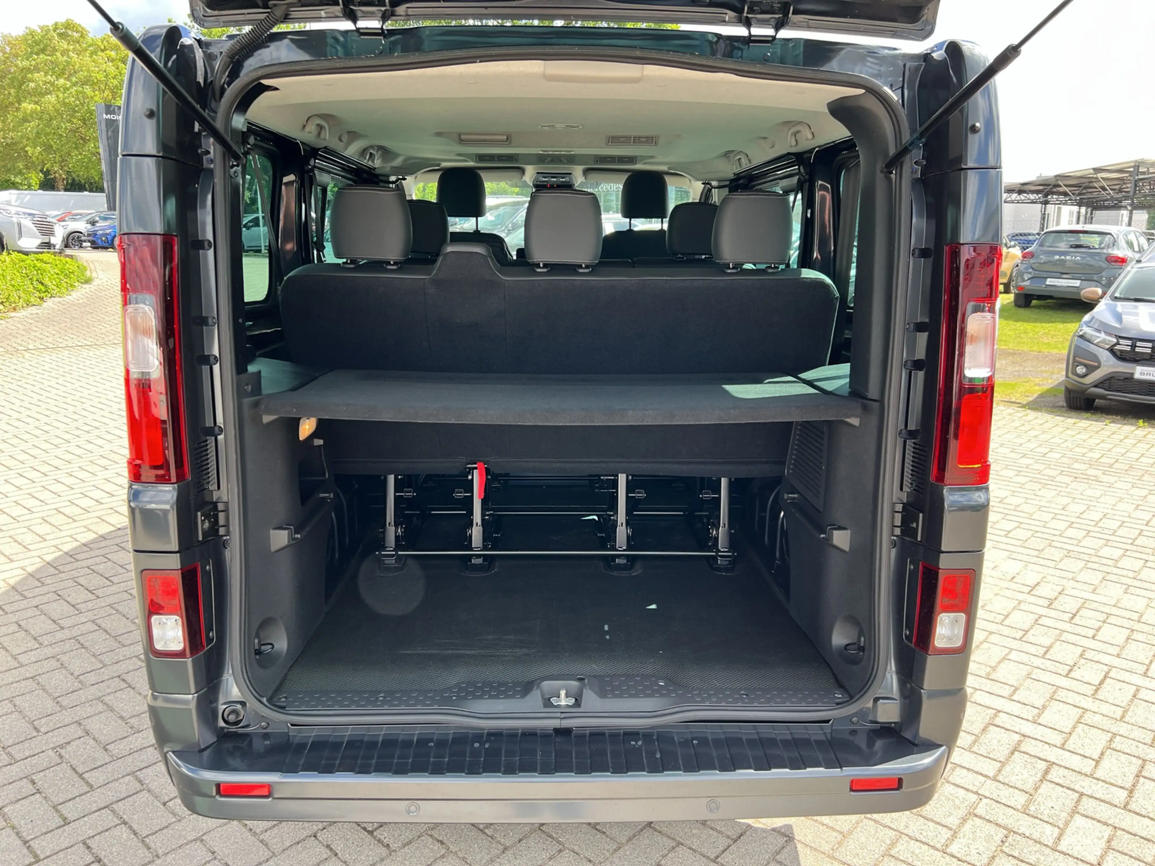 Nissan Primastar dCi 150 Tekna L1H1 GJR+RFK+LED — photo 15