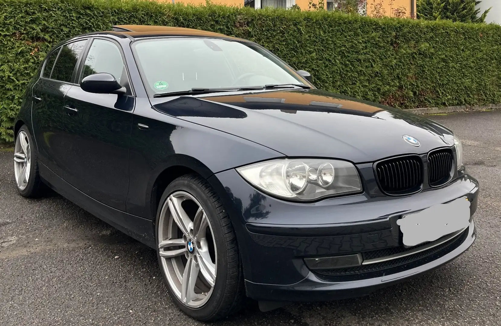 BMW 118 i M Paket AHK SCHIEBEDACH 18 Zoll FELGEN Azul - 1