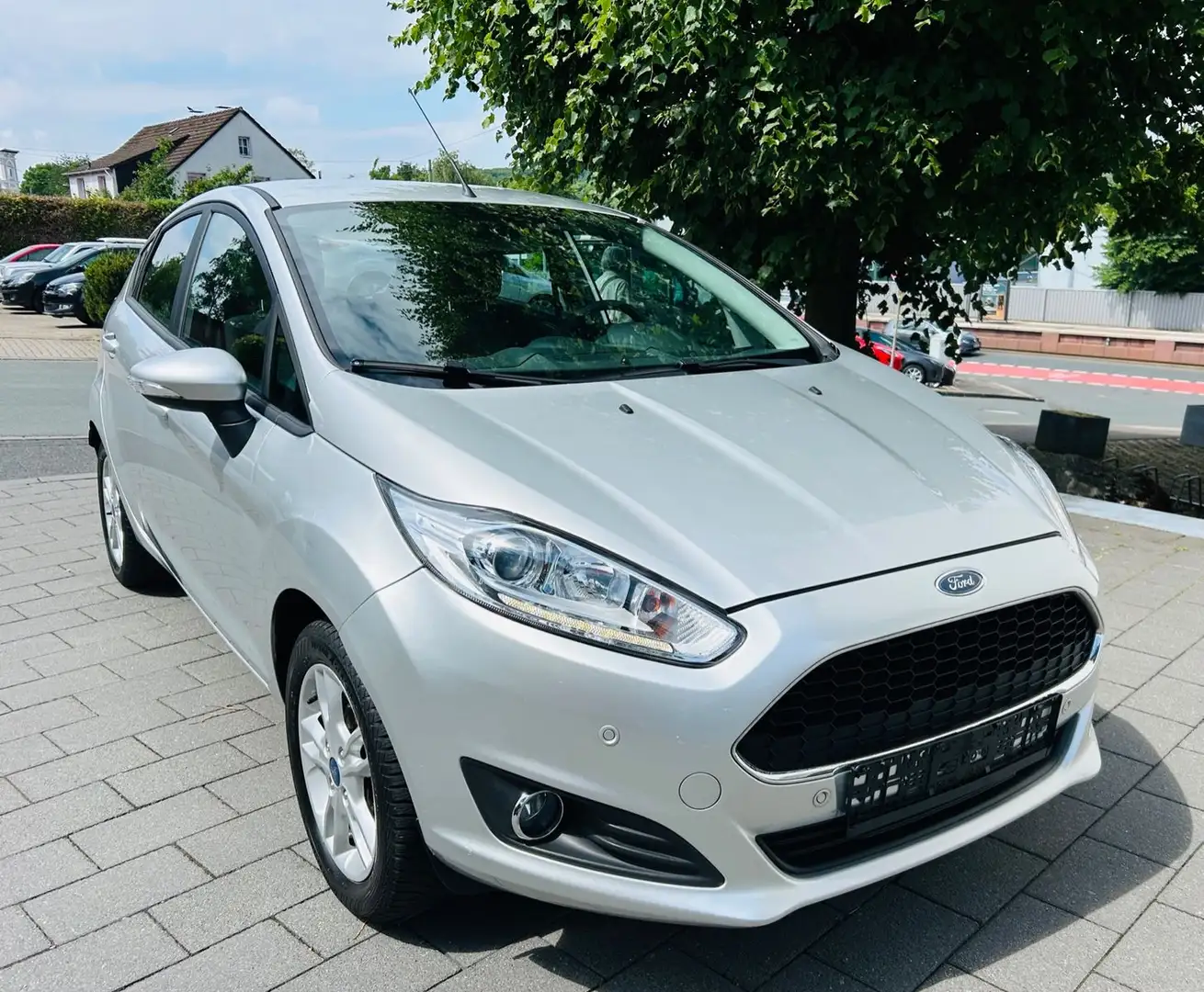 Ford Fiesta Celebration Argent - 2