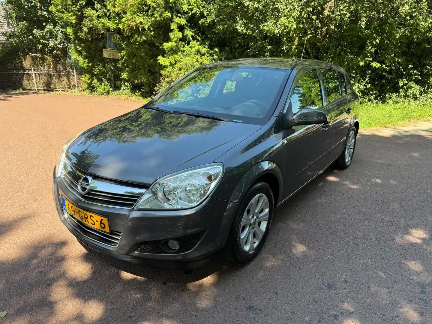 Opel Astra 1.4 Temptation / Navi / Airco / NAP / PDC / Apk Gris - 1