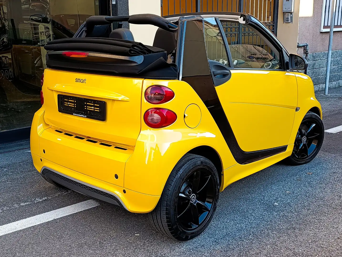 smart forTwo Cabrio 1.0 Turbo 84cv mhd City Flame STRAORDINARIA Geel - 2