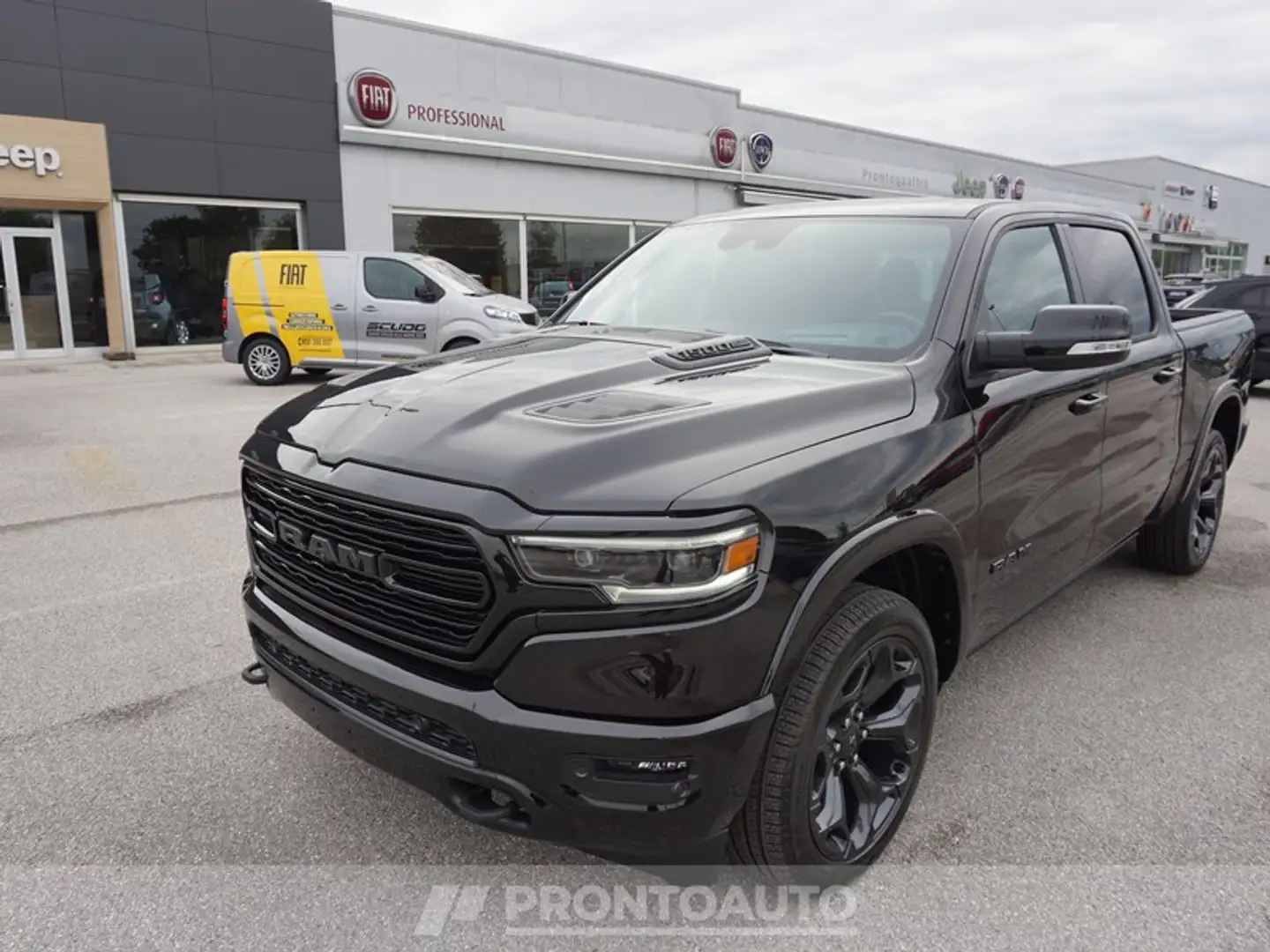 RAM 1500 .7 v8 crew cab limited night edition 395cv at8 Noir - 1