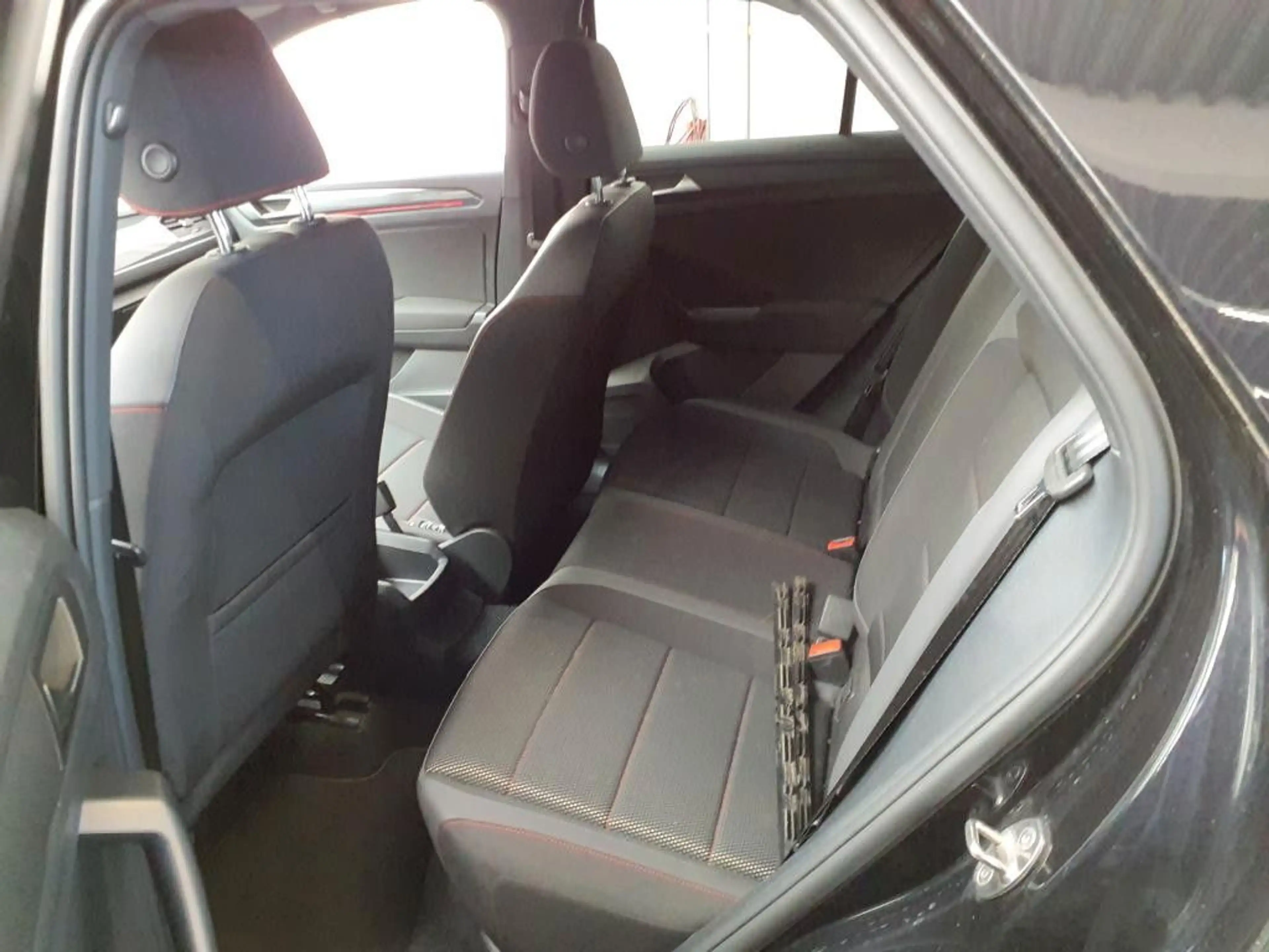 Volkswagen T-Roc 1.5 TSI Sport *PDC*KLIMA*NAVI*18"ALU* — photo 11