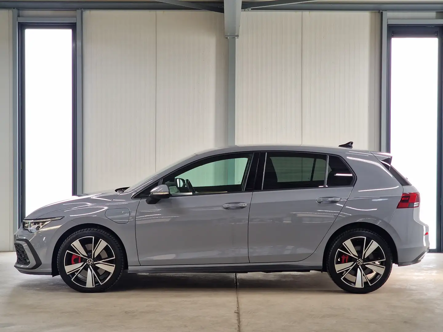 Volkswagen Golf GTE 1.4 eHybrid 245pk | IQ. light | Stoel- & Stuurverw Grijs - 2
