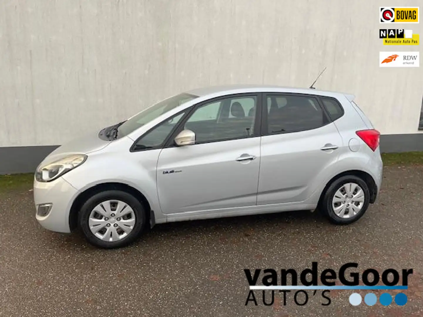 Hyundai iX20 1.4i i-Motion, '11,217000 km, airco, elec. pakket, Grijs - 1