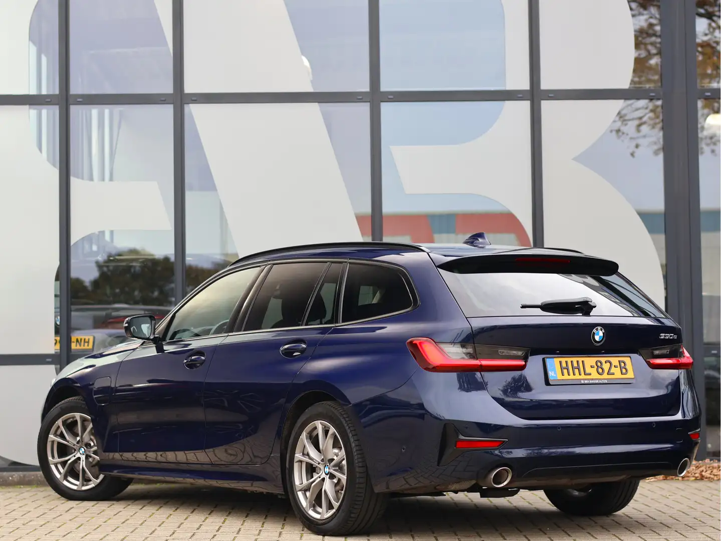 BMW 330 3-serie Touring 330e High Executive Sportline |  A Bleu - 2