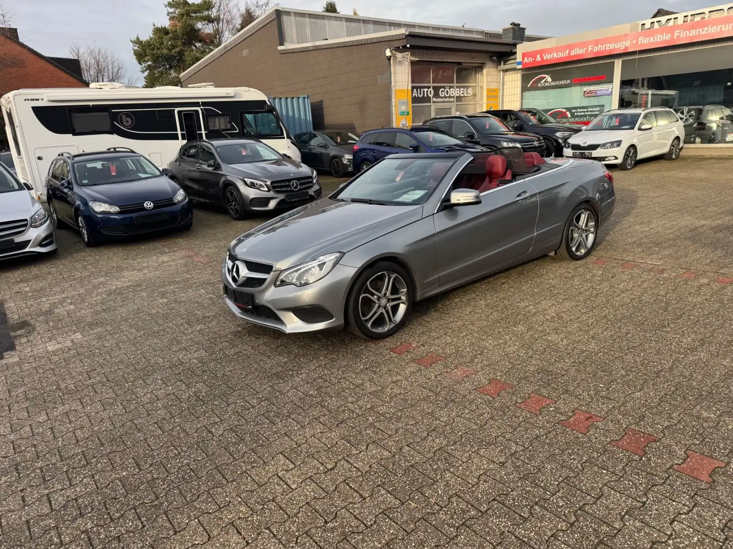 Mercedes-Benz E 250 Cabrio 7-G Airscarf ILS spez.FARBKOMBI! Argent - 1