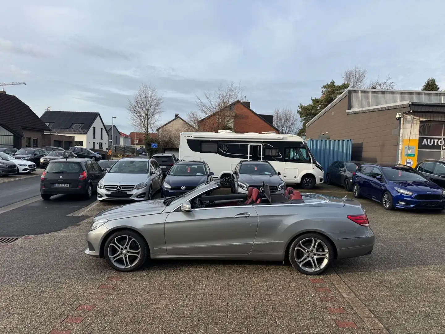 Mercedes-Benz E 250 Cabrio 7-G Airscarf ILS spez.FARBKOMBI! Argent - 2