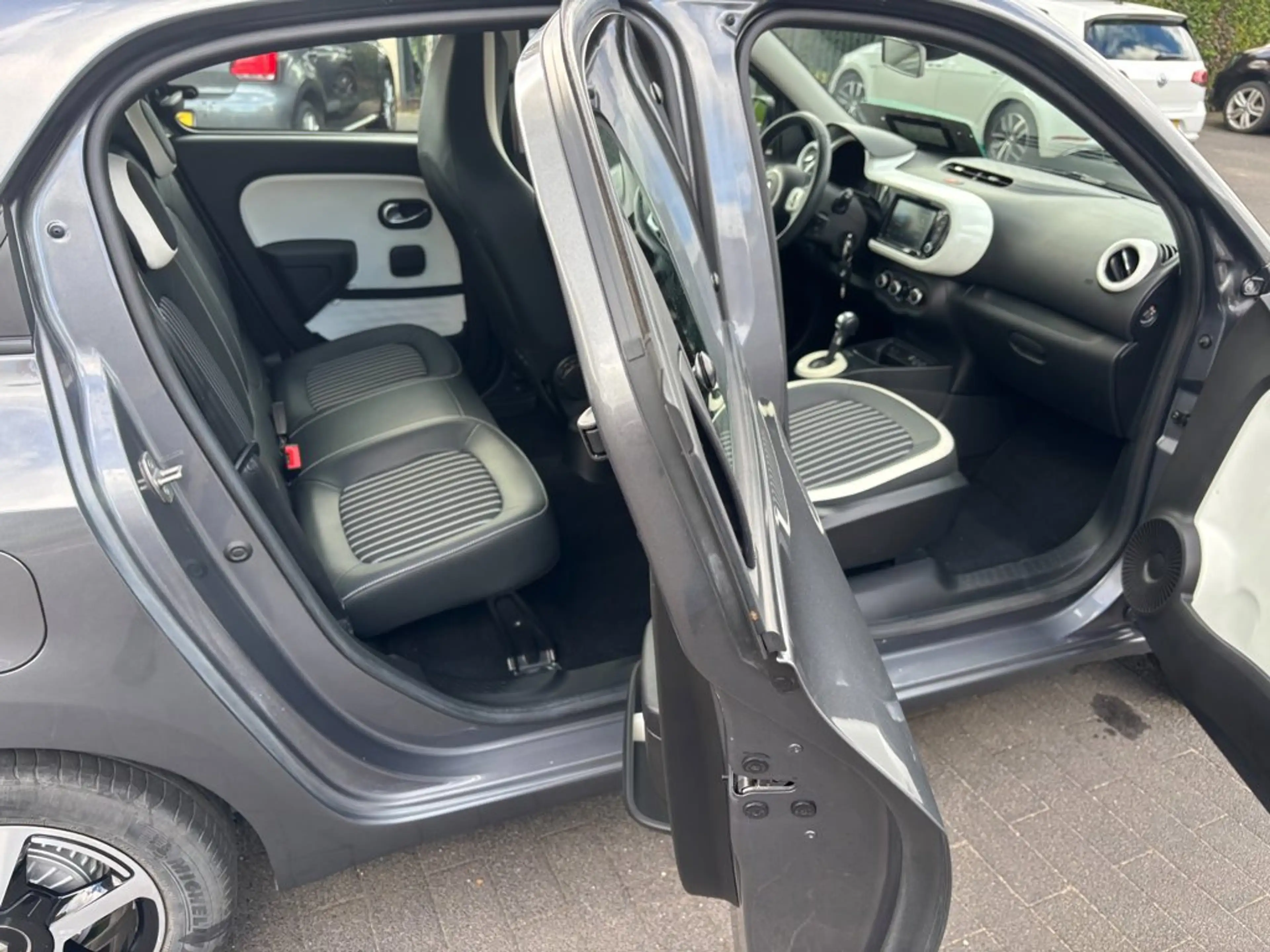 Renault Twingo 0.9 TCe Intens AUTOMAAT 18500 km !! airco — photo 9