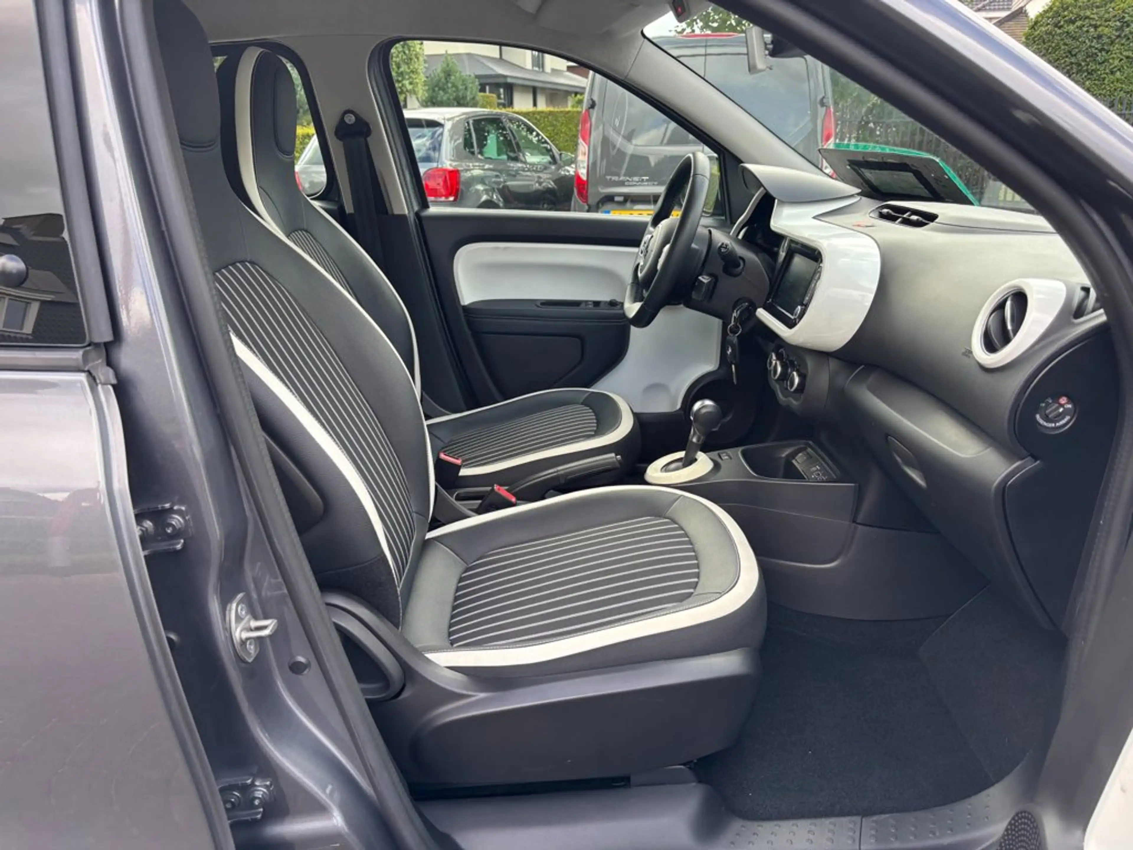 Renault Twingo 0.9 TCe Intens AUTOMAAT 18500 km !! airco — photo 11