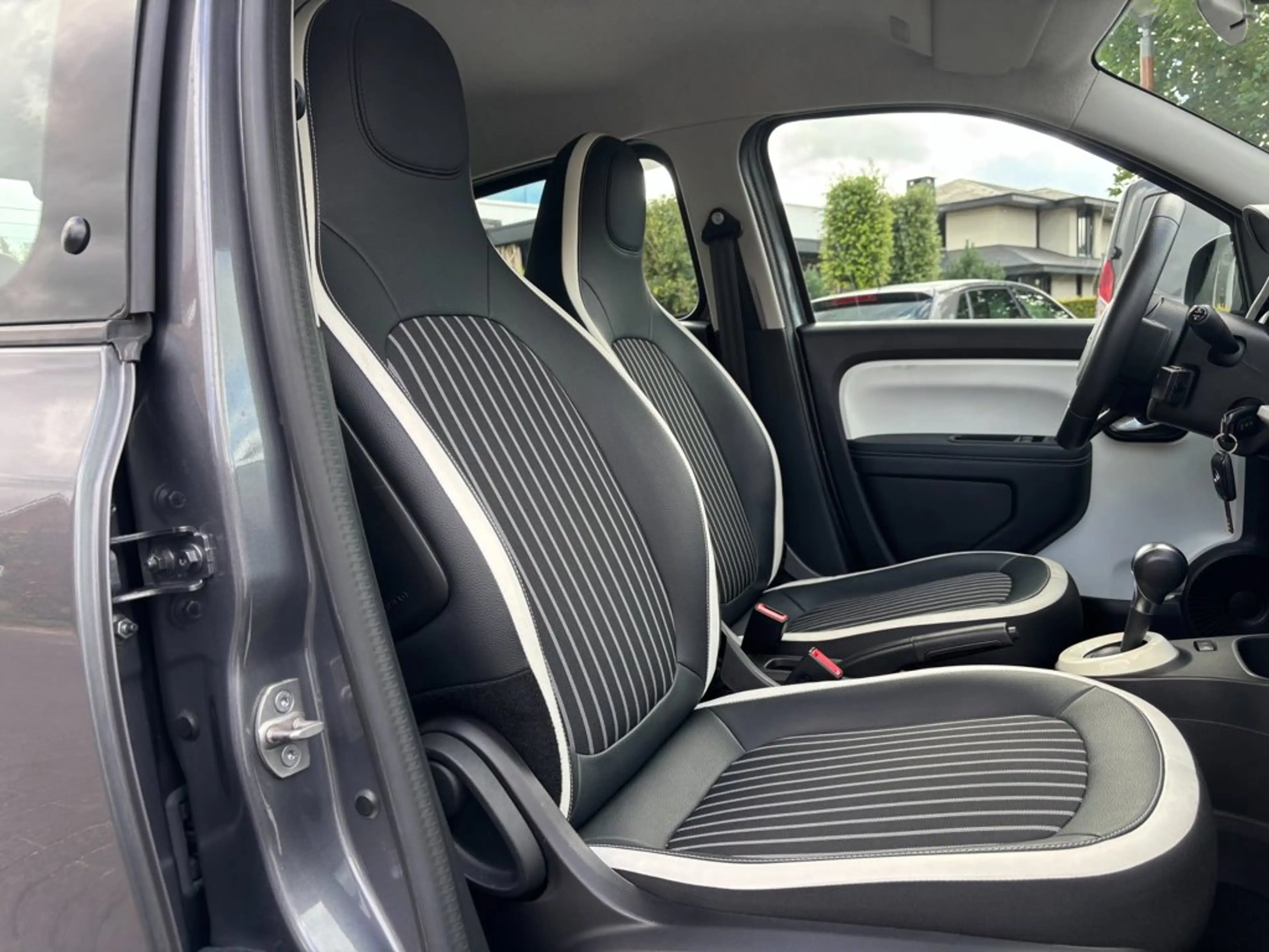 Renault Twingo 0.9 TCe Intens AUTOMAAT 18500 km !! airco — photo 10
