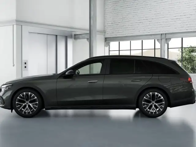 Mercedes-Benz E-Class view 4