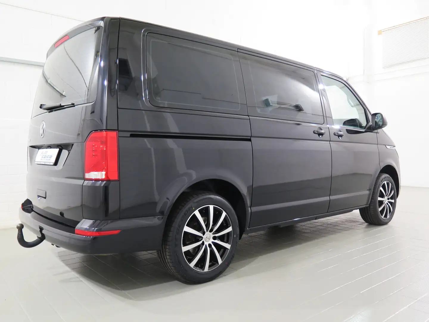 Volkswagen T6.1 Multivan Multivan Family FWD, AHK, App, Navi, Alu Schwarz - 2