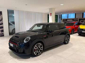 2.0 231cv auto John Cooper Works Cruise Fari LED